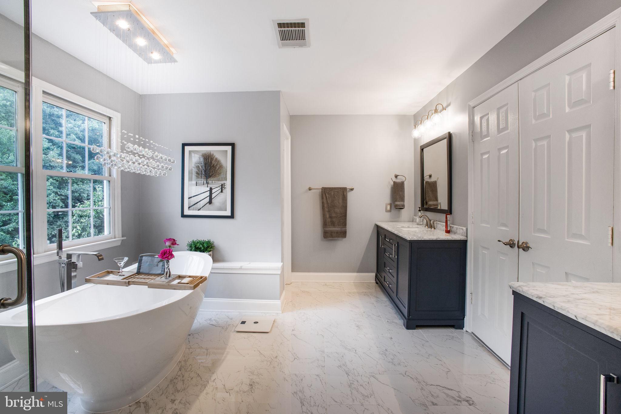 NEELSVILLE ESTATES - Residential