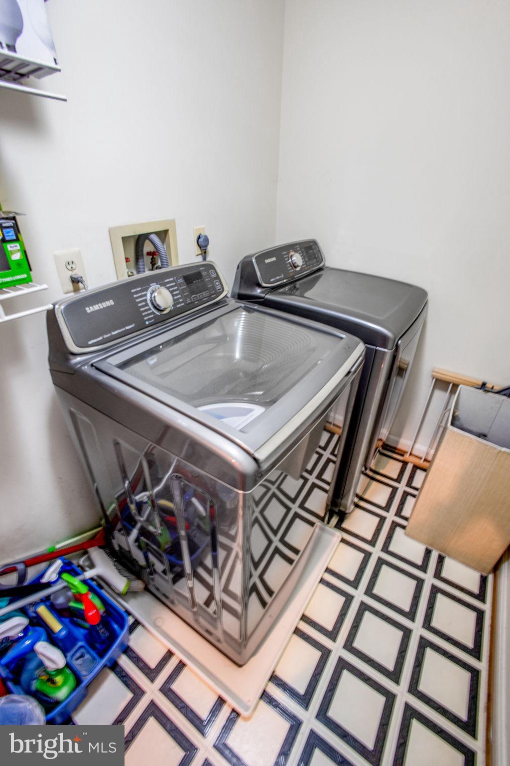 NEELSVILLE ESTATES - Residential