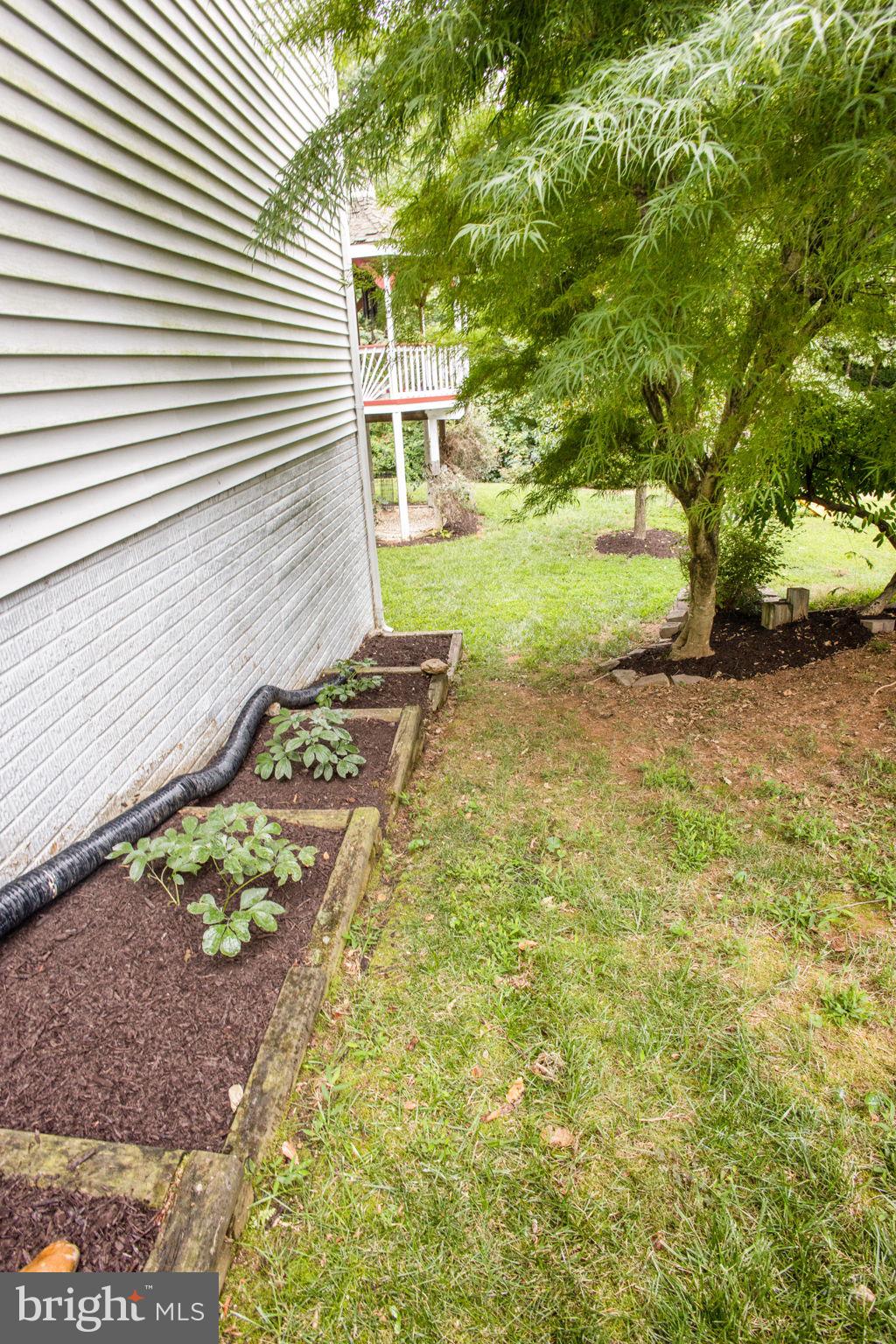 NEELSVILLE ESTATES - Residential