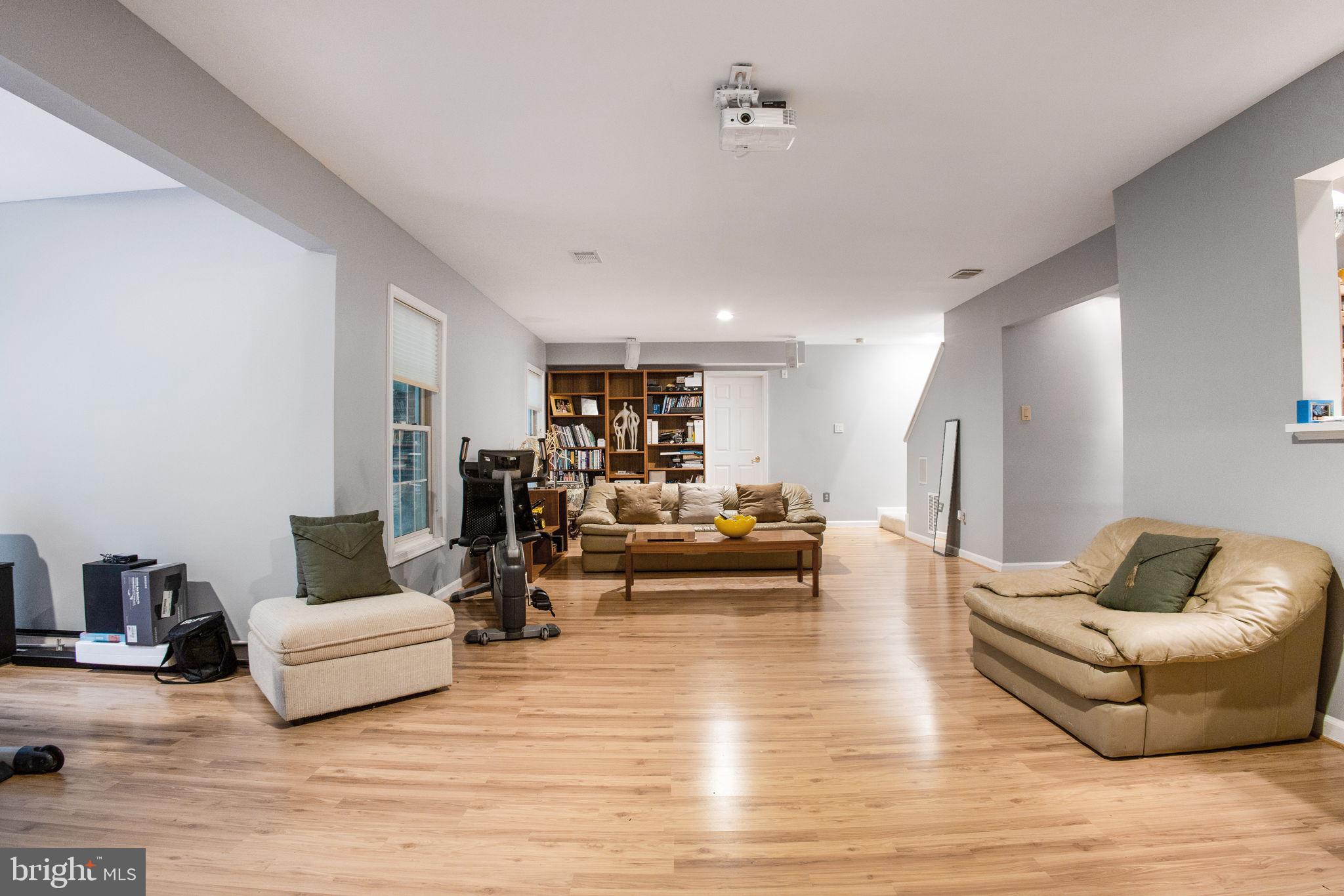 NEELSVILLE ESTATES - Residential