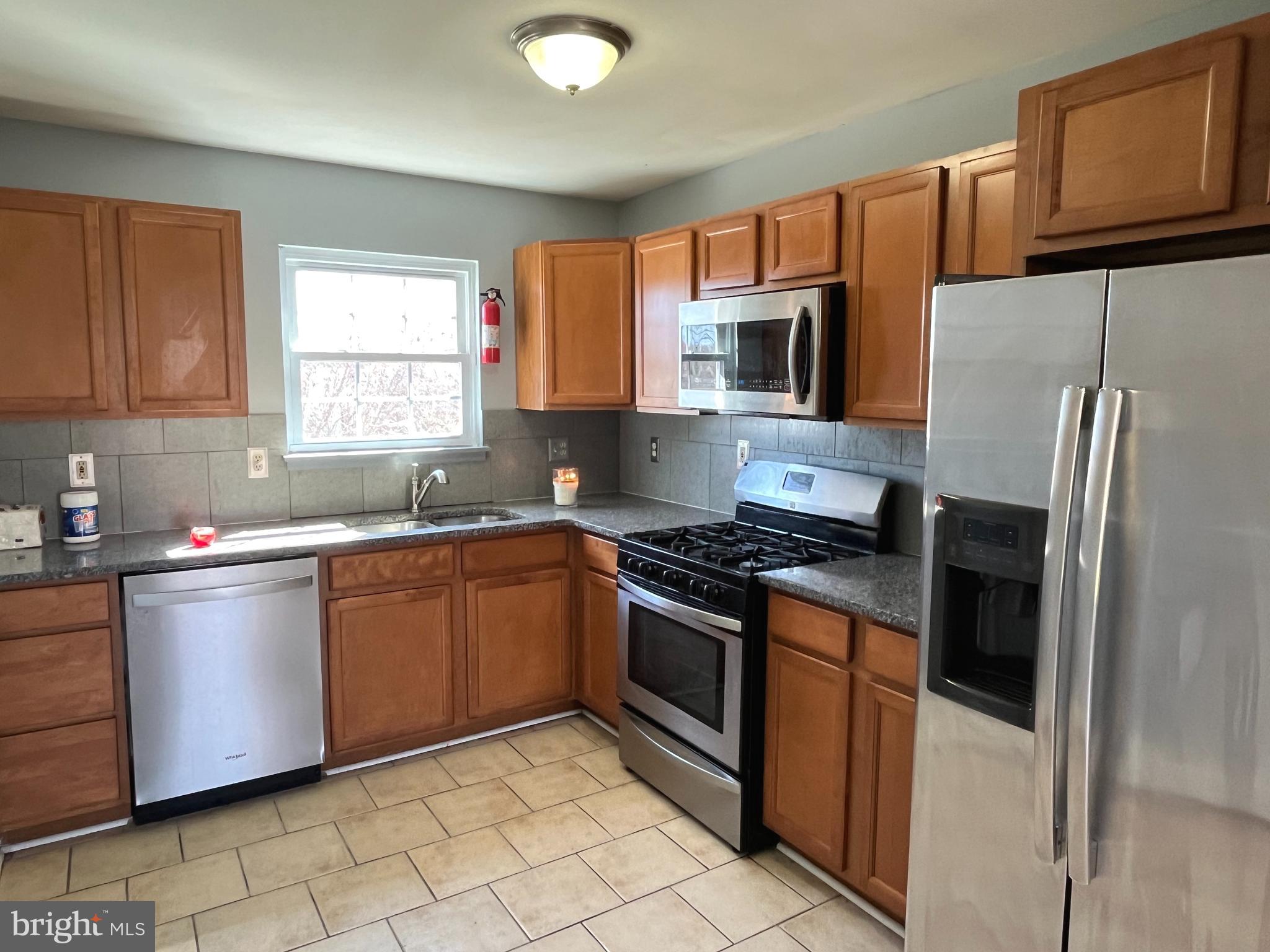 DALE CITY - Residential Lease