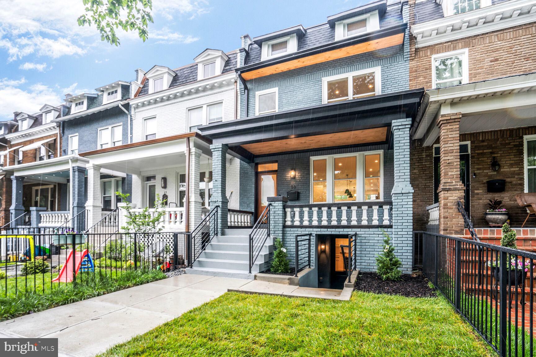 16 SHERMAN CIRCLE NW