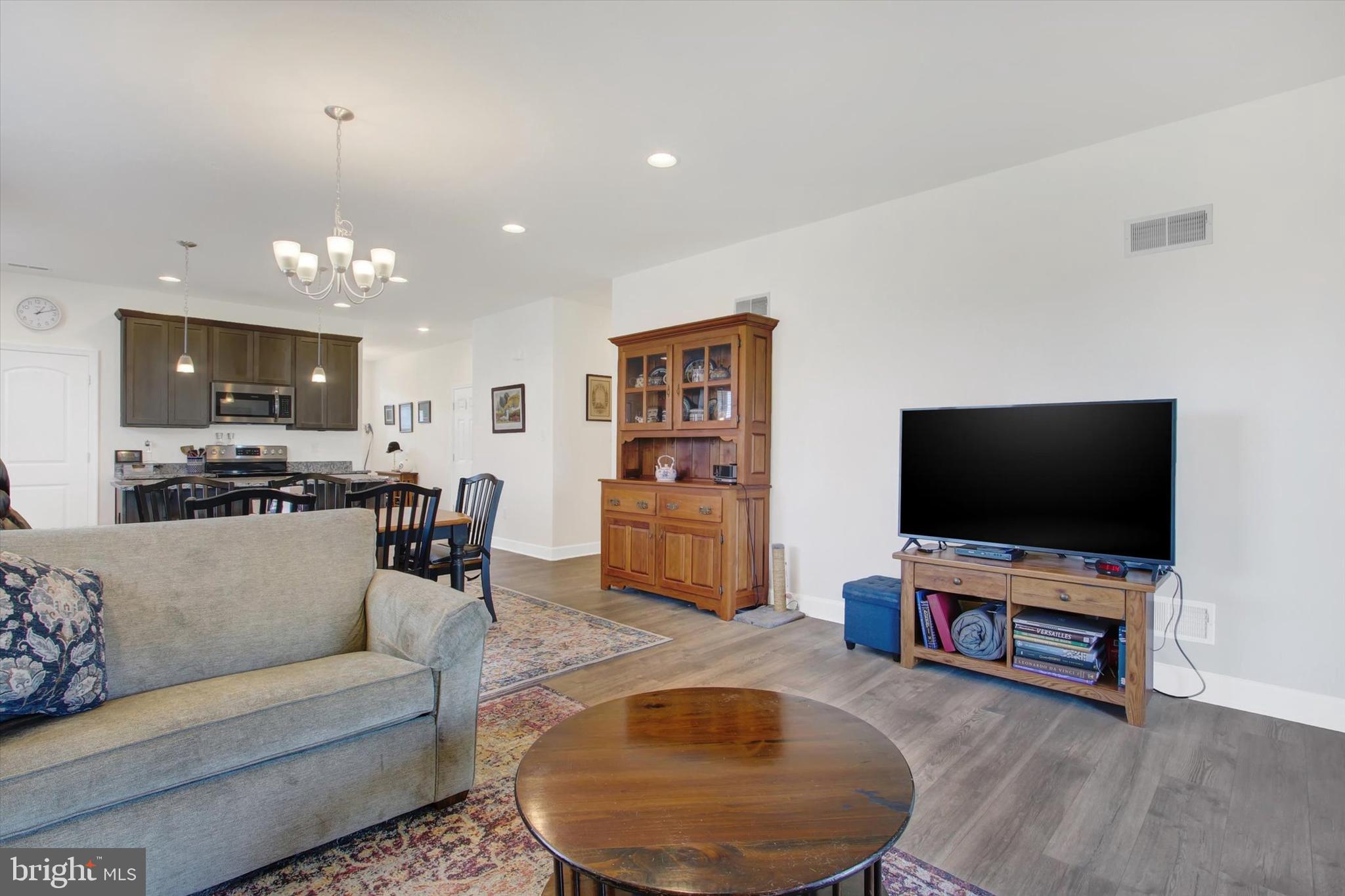 CUMBERLAND VILLAGE - Residential