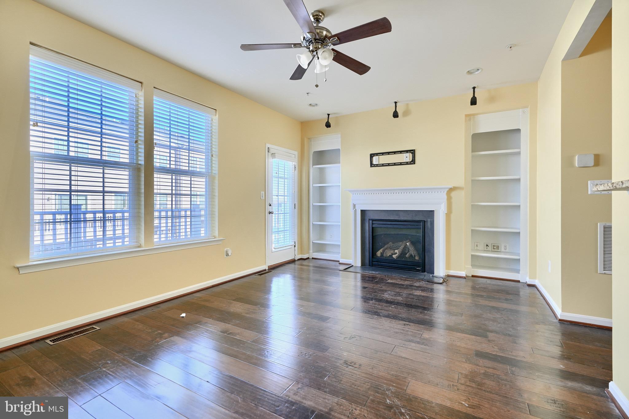 ESPLANADE AT RED RUN - Residential Lease