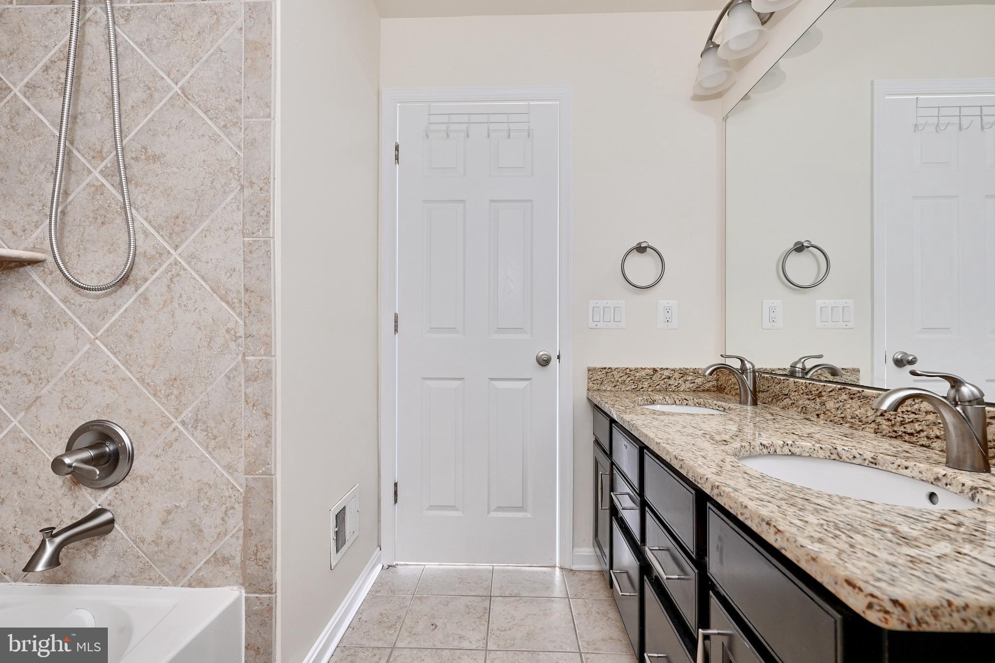 ESPLANADE AT RED RUN - Residential Lease