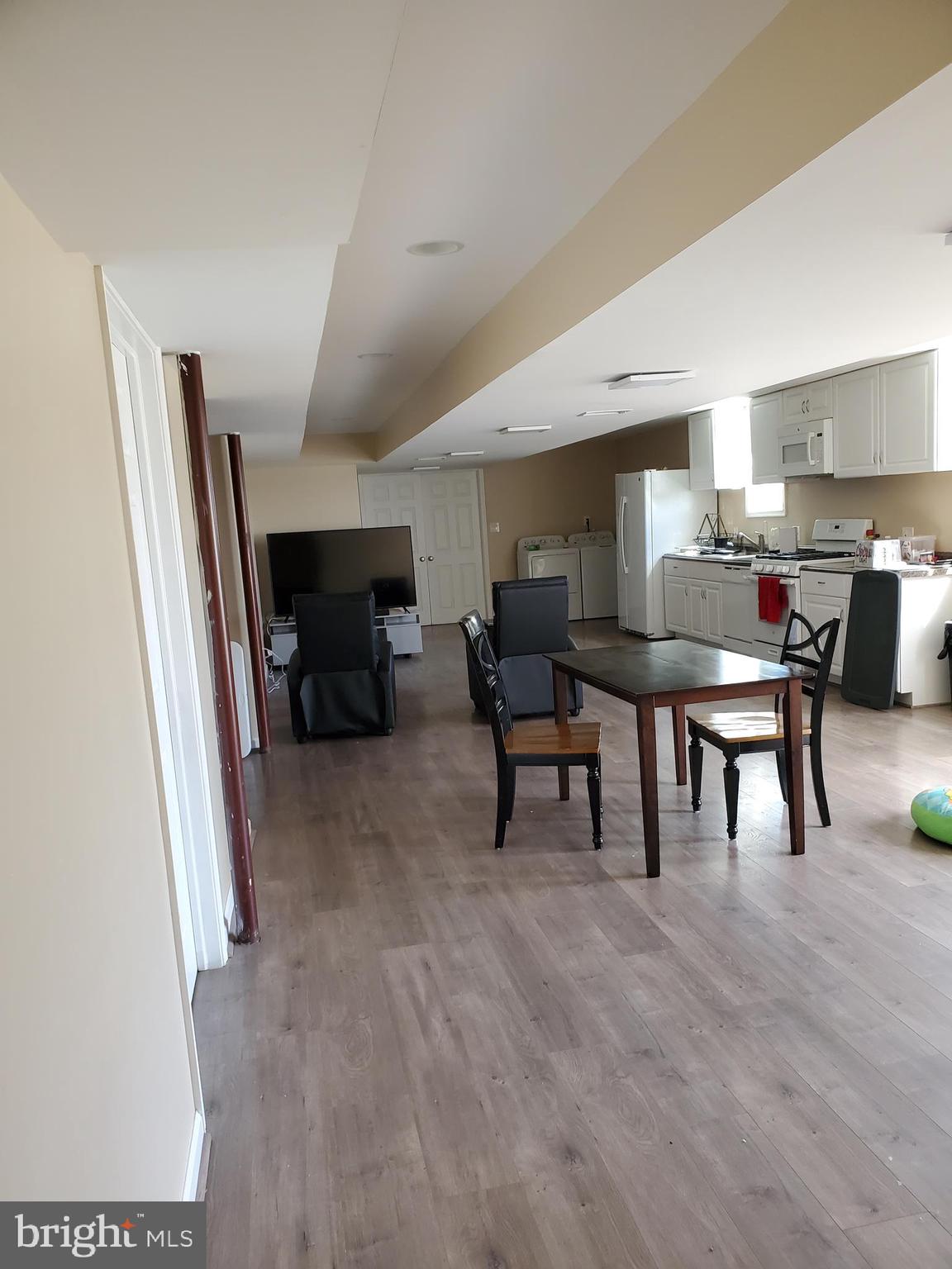 WOODS EDGE - Residential