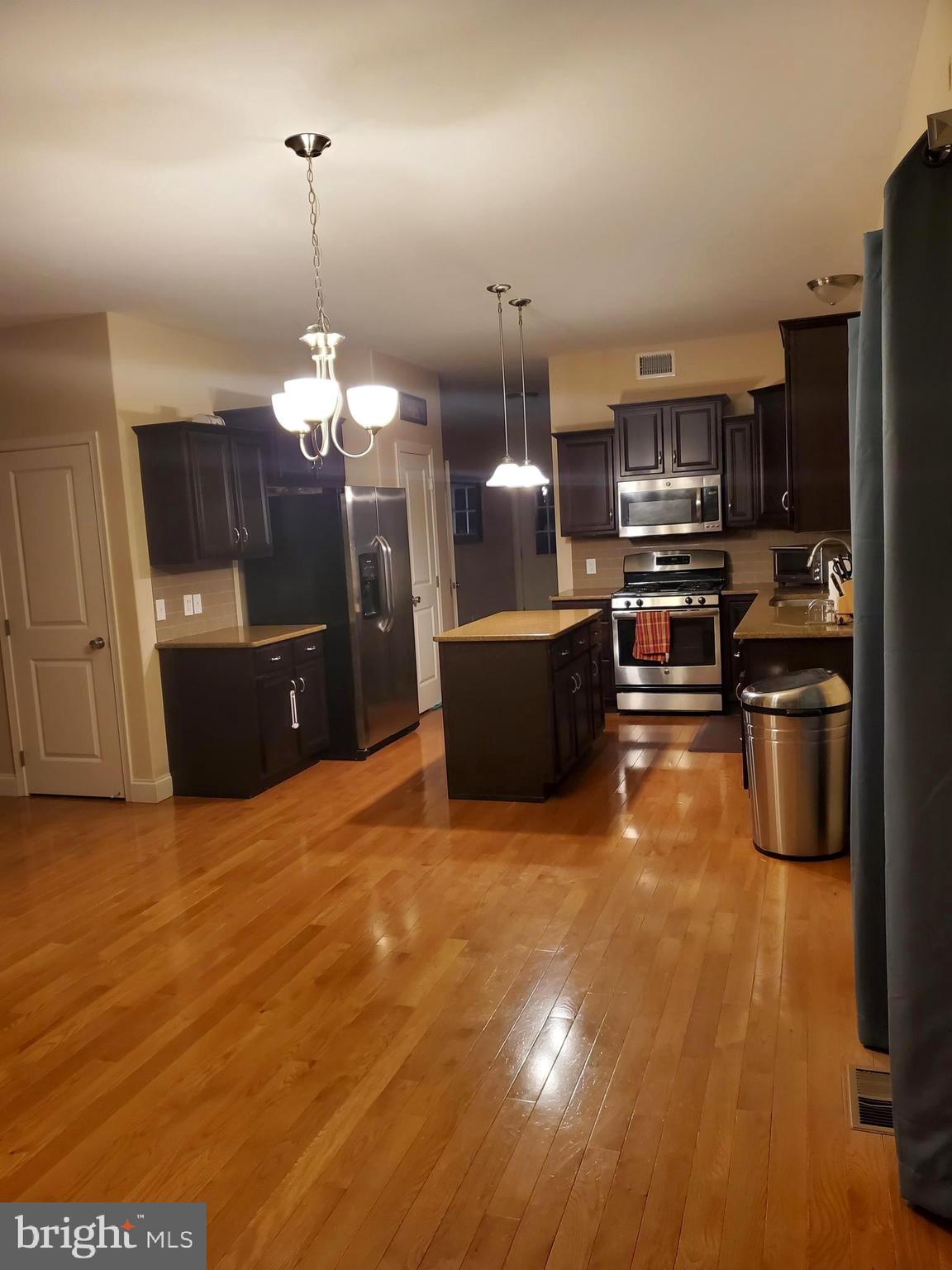 WOODS EDGE - Residential