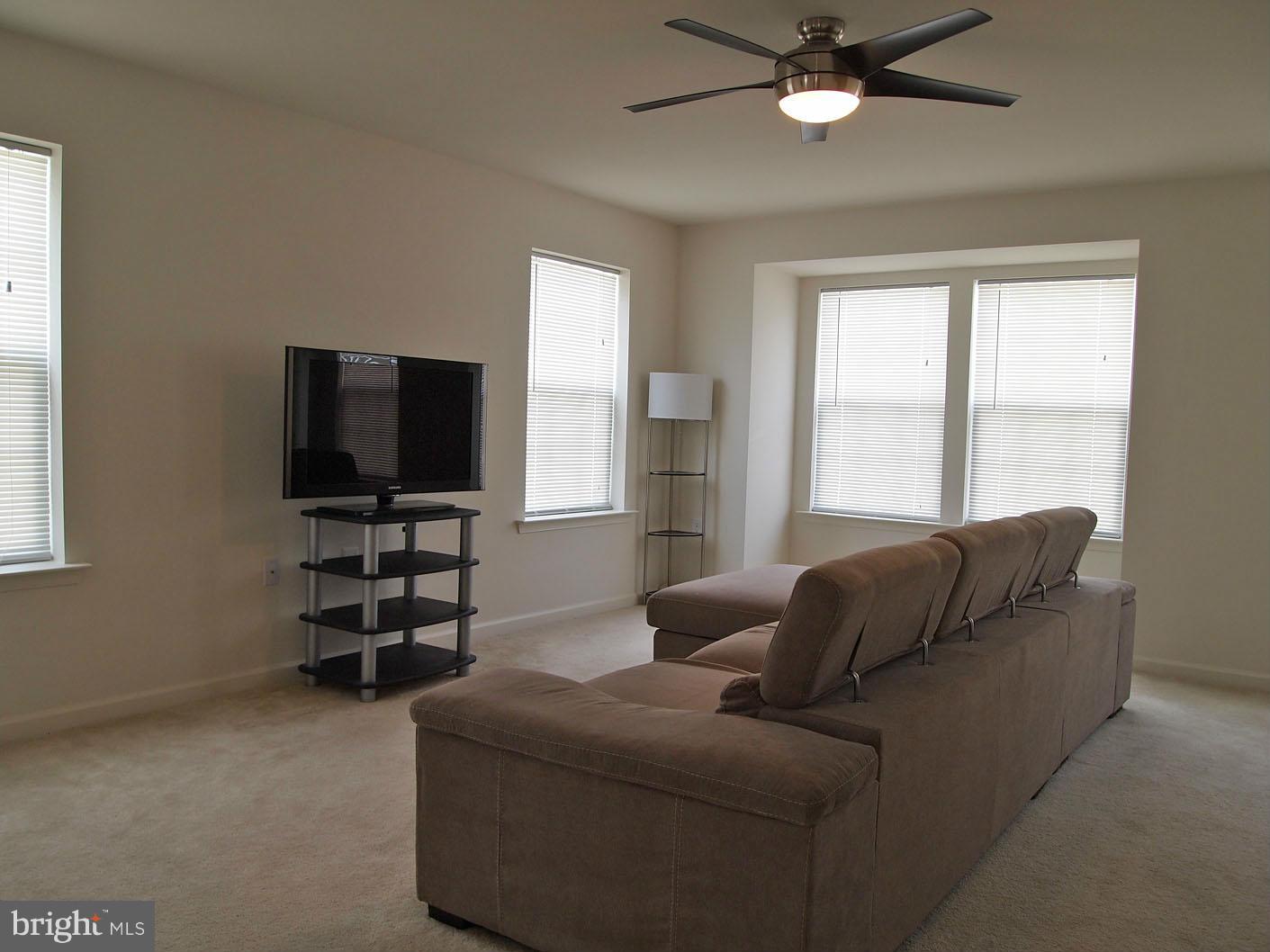 LAKELAND PLACE - Residential