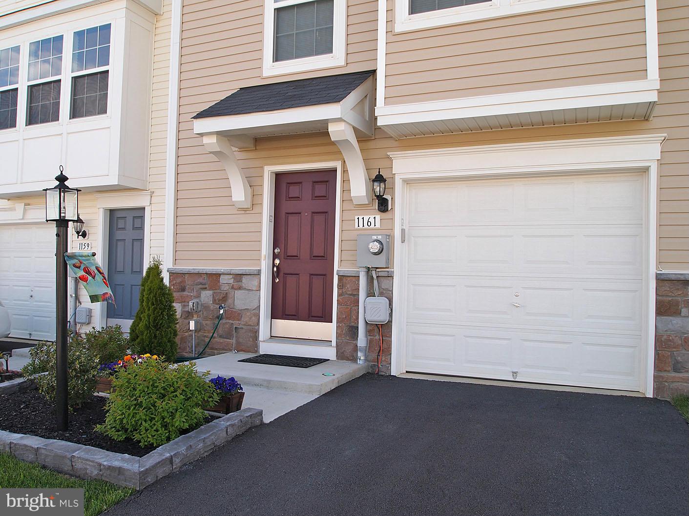 LAKELAND PLACE - Residential