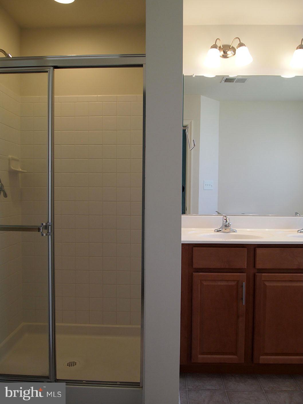 LAKELAND PLACE - Residential