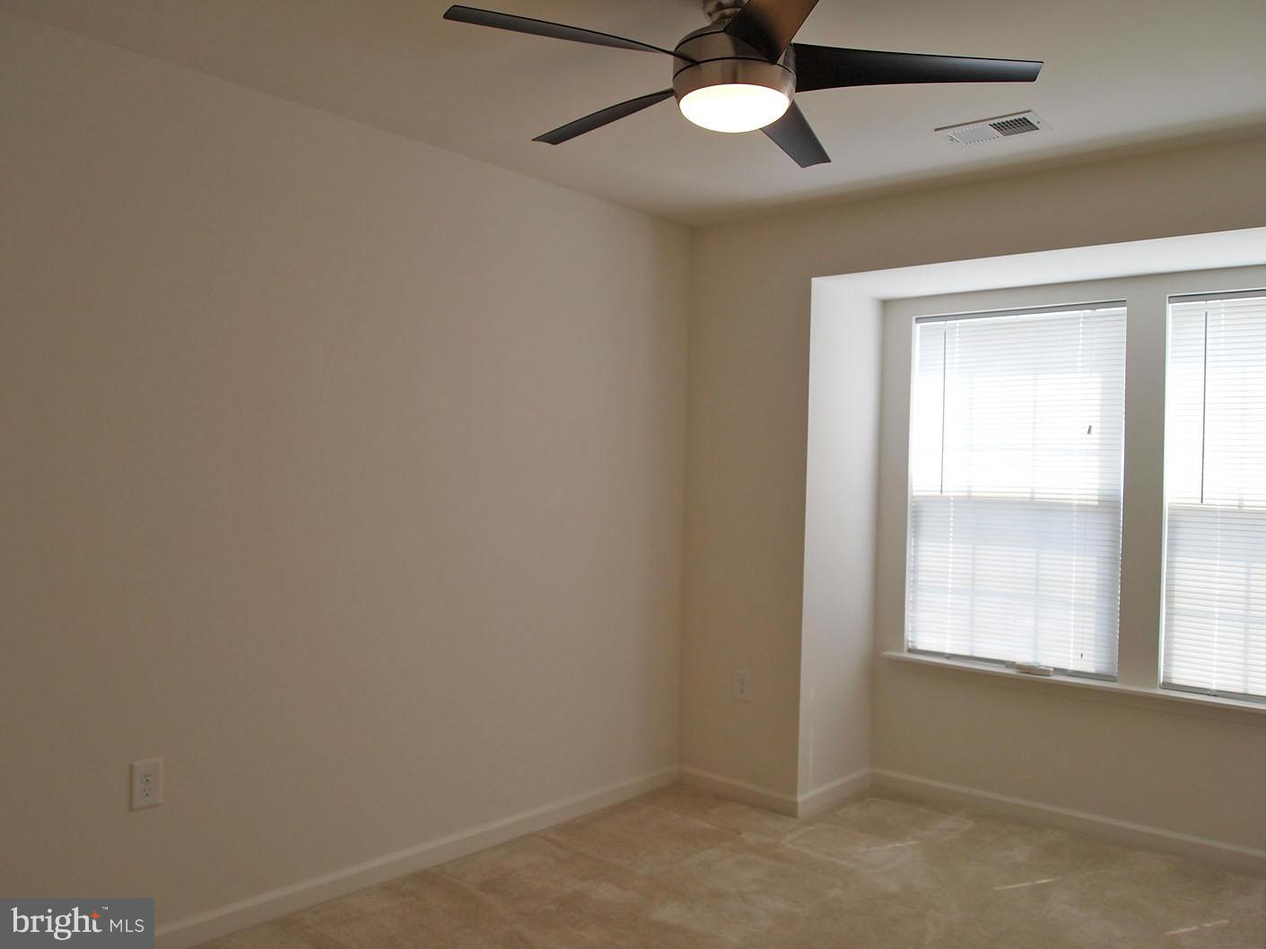 LAKELAND PLACE - Residential