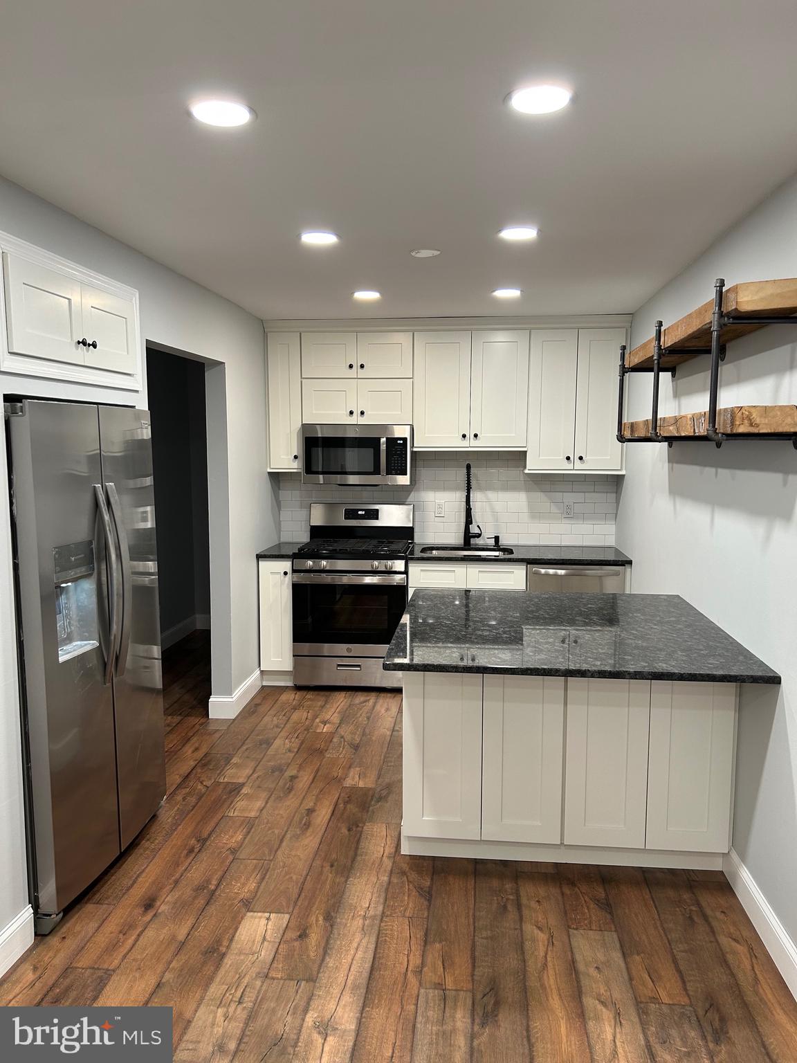 Welcome home to this spacious 3-bedroom, 1-bathroom apartment located in the highly regarded Spring-Ford School District. This apartment offers comfortable living in a convenient location, just minutes from local shops, restaurants, and the Schuylkill River Trail. Inside, you’ll find a bright living area, kitchen with island, separate dining area, and three bedrooms. The layout provides ample room to spread out, whether you need extra space for a home office, a guest room, or simply more storage.