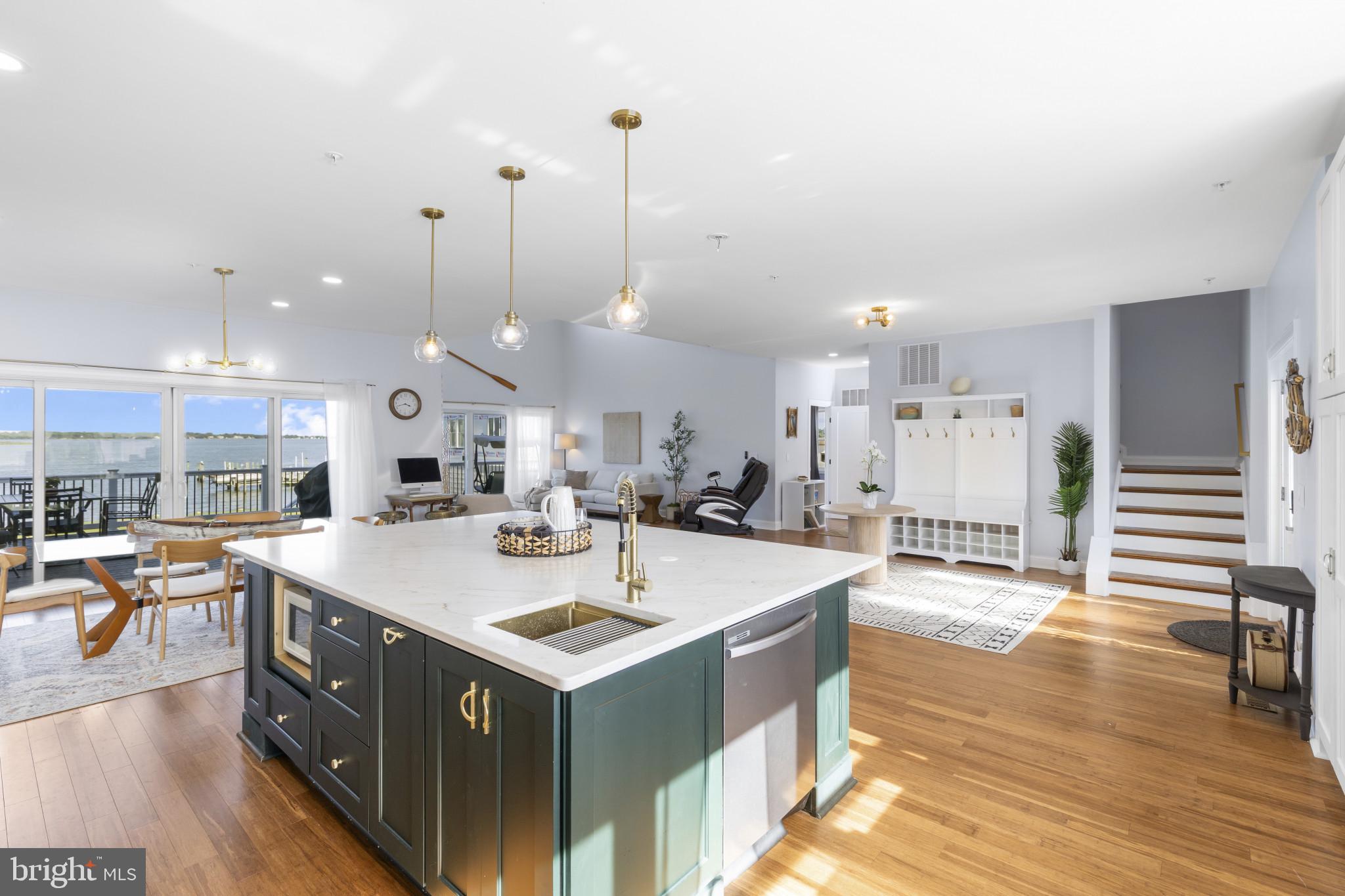 SELBY ON THE BAY - Residential