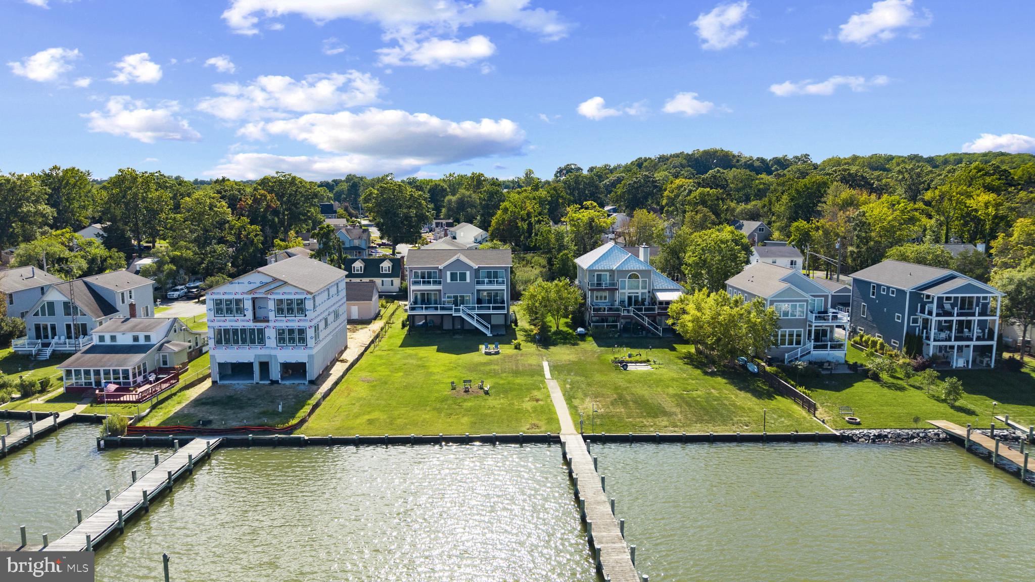 SELBY ON THE BAY - Residential