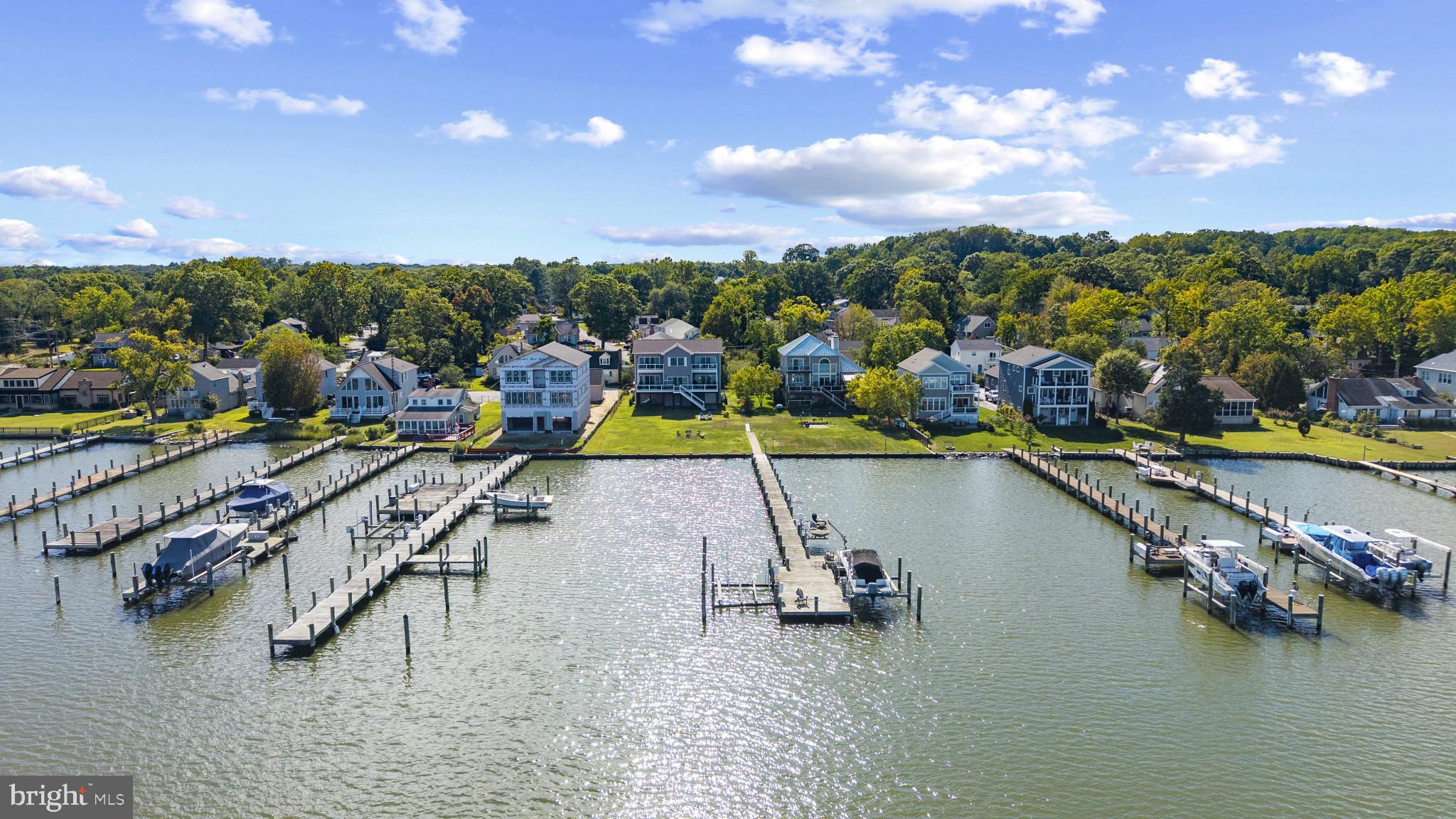 SELBY ON THE BAY - Residential