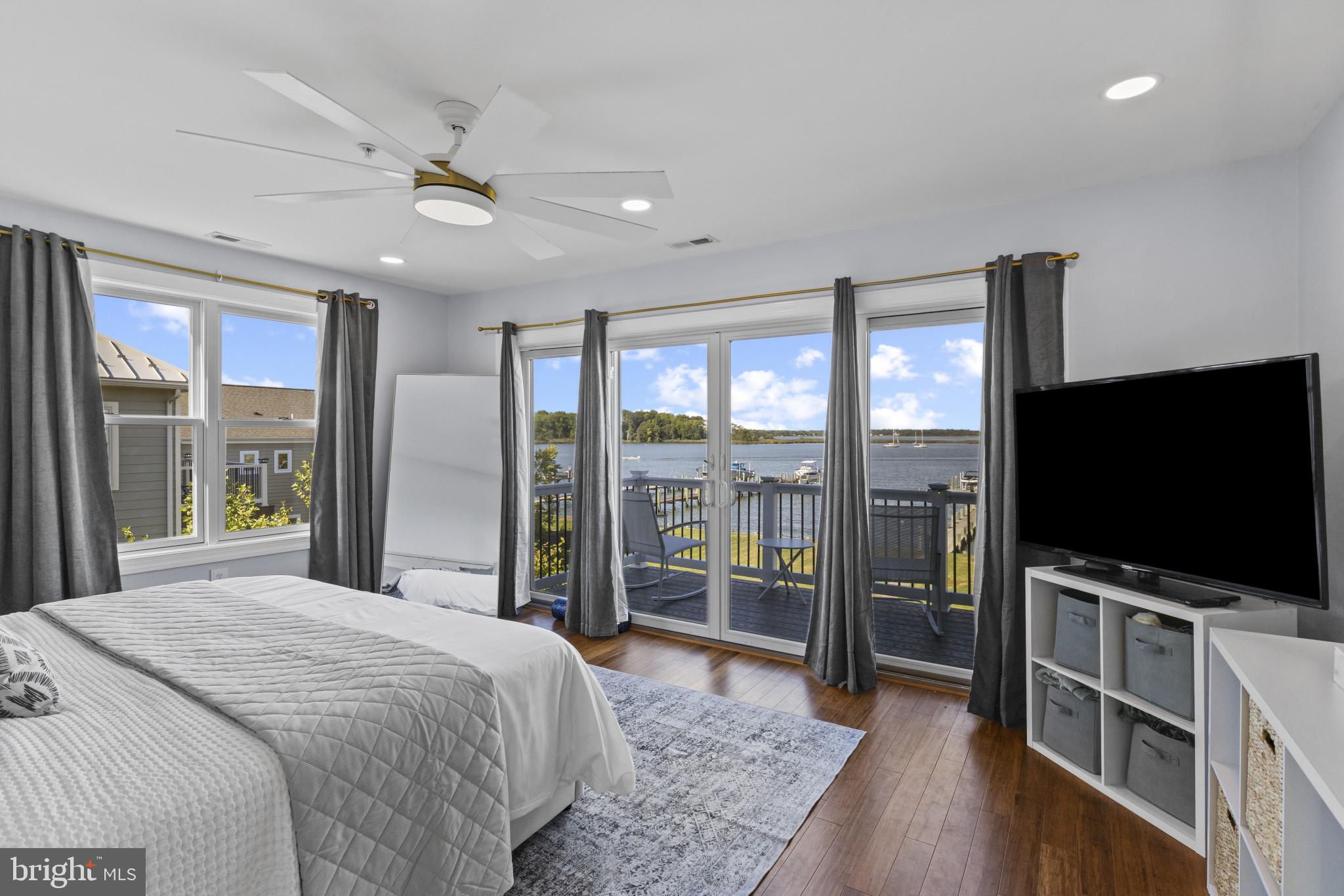 SELBY ON THE BAY - Residential