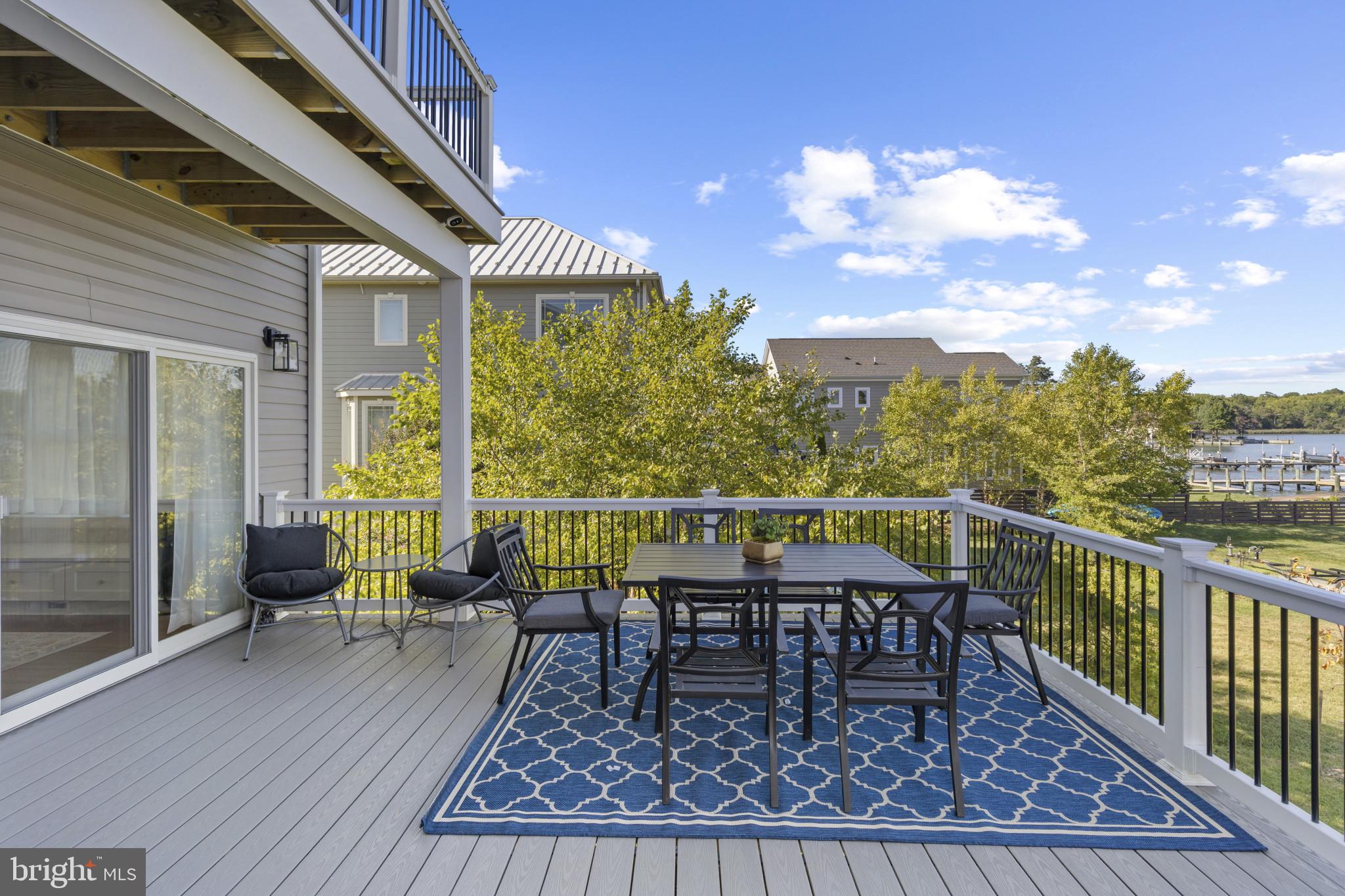 SELBY ON THE BAY - Residential