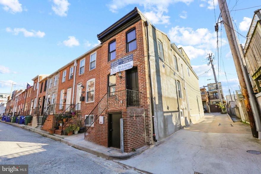 UNDER CONSTRUCTION. Beginning of December Completion. Brand New Renovation by Building Character. End-of-Group. 3 Finished Levels. The 60’ Main Level has a Large Living Room, Dining Room, Kitchen, and Garage PARKING. The 60’ Upper Level offers 2 Bedrooms, 2 Full Baths, and Direct Access to the Roof-Top Deck. The Lower Level Includes 1 Additional Room, Home Office, Third Full Bath, Laundry and Storage. Skyline Views! All Insulation is Energy Efficient Spray Foam. Whole House Audio System. Custom Tile, Trim and Paint. And Don’t Forget the Amazing Building Character 2-Year Builder Service Warranty.