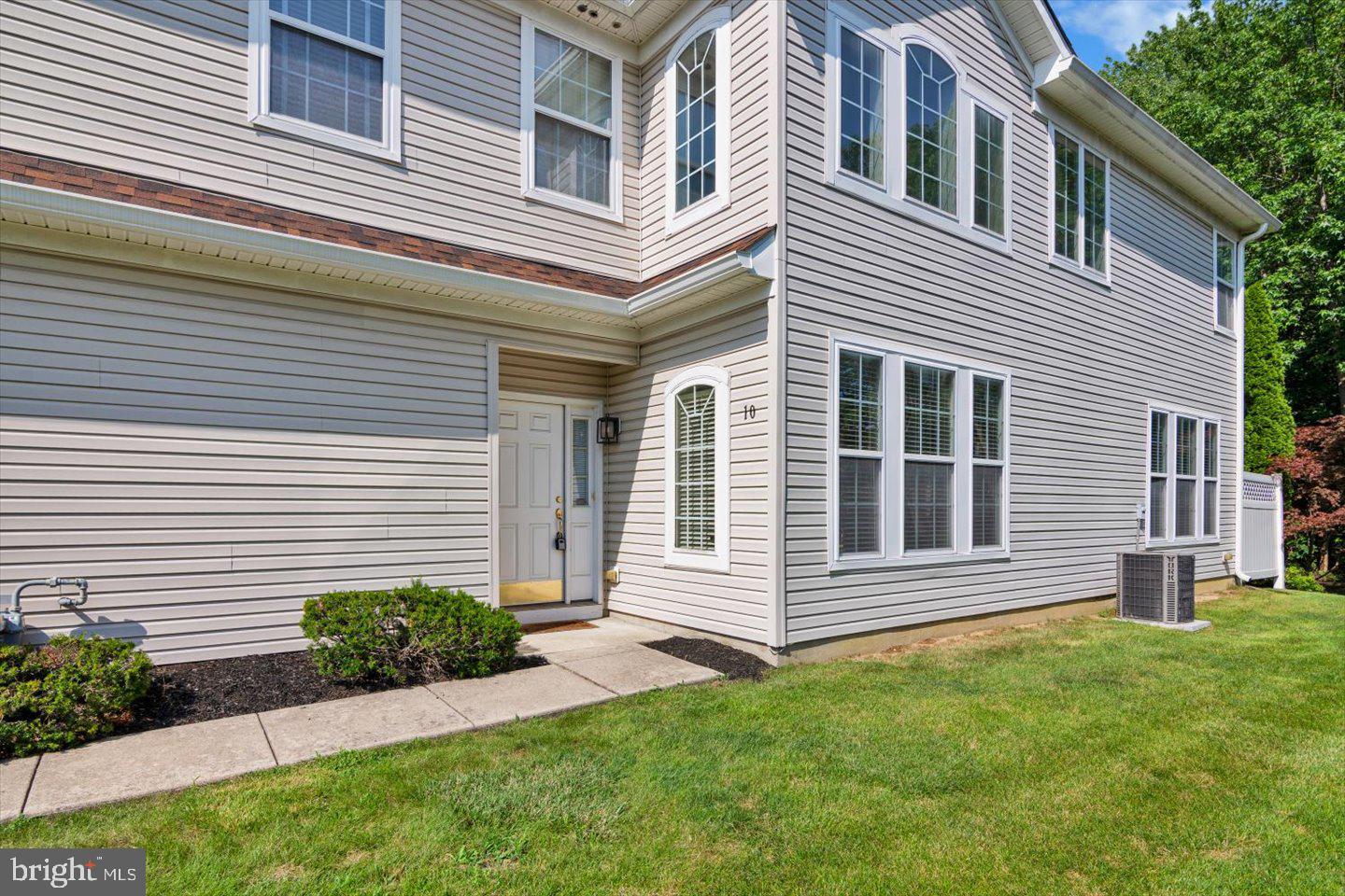 10 TUDOR COURT