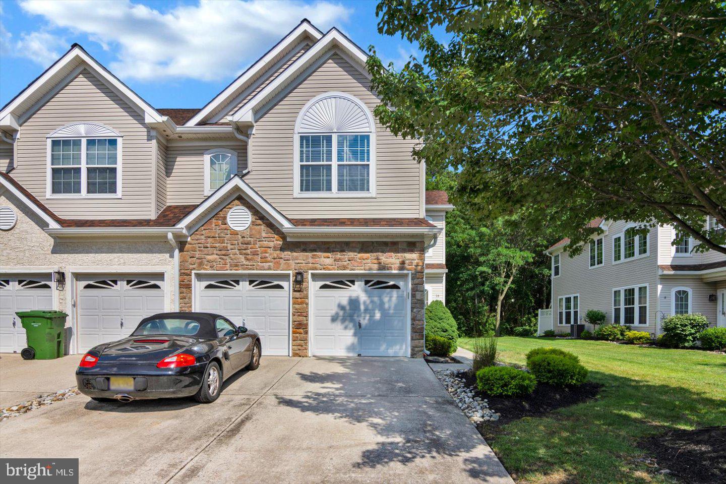 10 TUDOR COURT