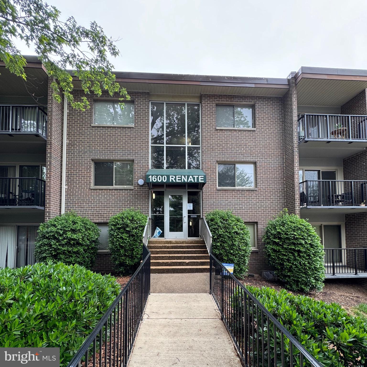 Price Reduced for Quick Sale! Check Out this Amazing Well Maintained Unit with Updates Ready for MOVE-IN. Great View from Balcony. All Utilities Included. Refrigerator 2025, Dish Washer 2025, Stove 2023. Walking Distance to Downtown Occoquan and Occoquan River. Come Check Out Yourself!
