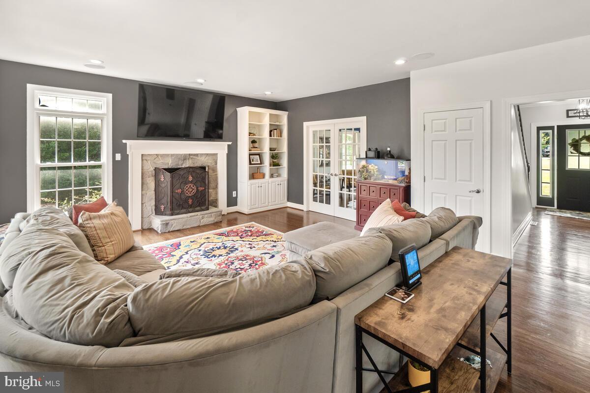 HOLBROOK HEIGHTS - Residential