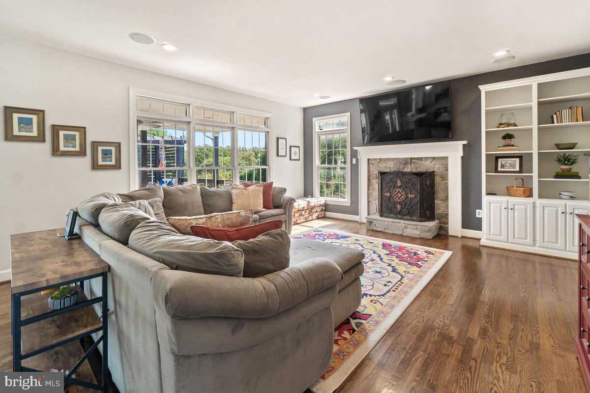 HOLBROOK HEIGHTS - Residential