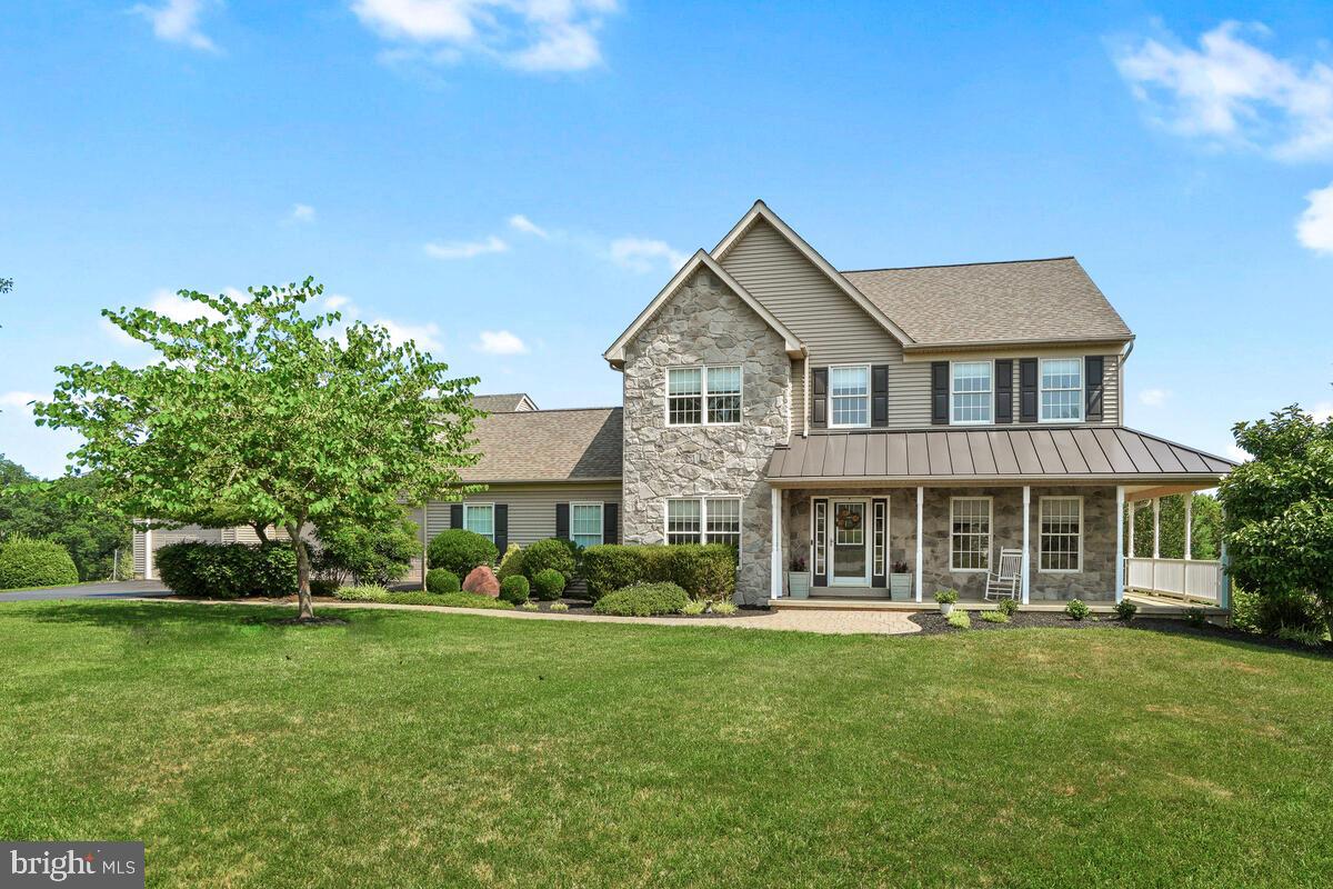 HOLBROOK HEIGHTS - Residential