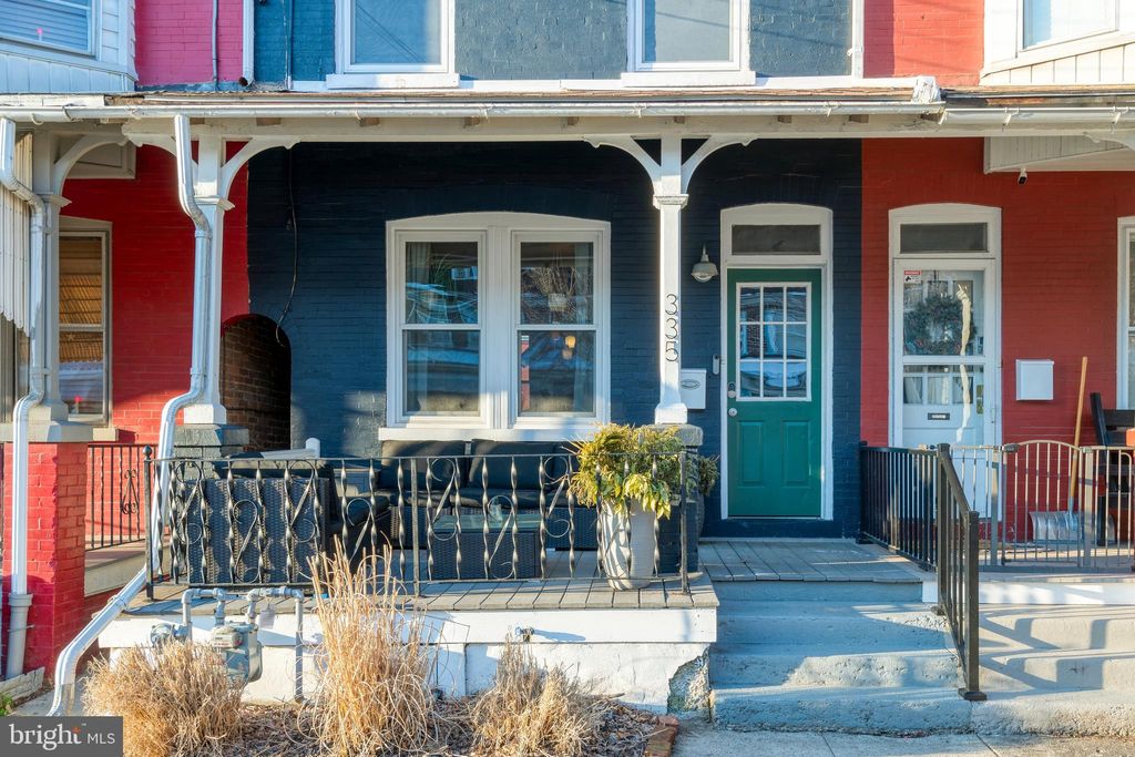 Photo of 335 E Ross Street, Lancaster, PA 17602 (MLS # PALA2047132)