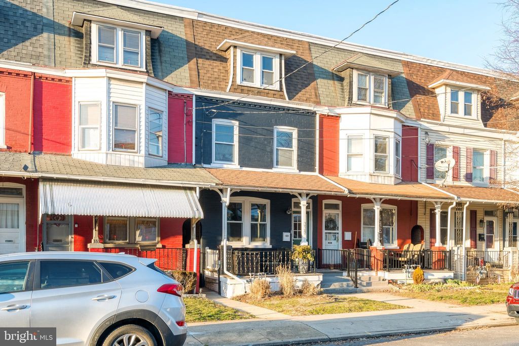 Photo of 335 E Ross Street, Lancaster, PA 17602 (MLS # PALA2047132)