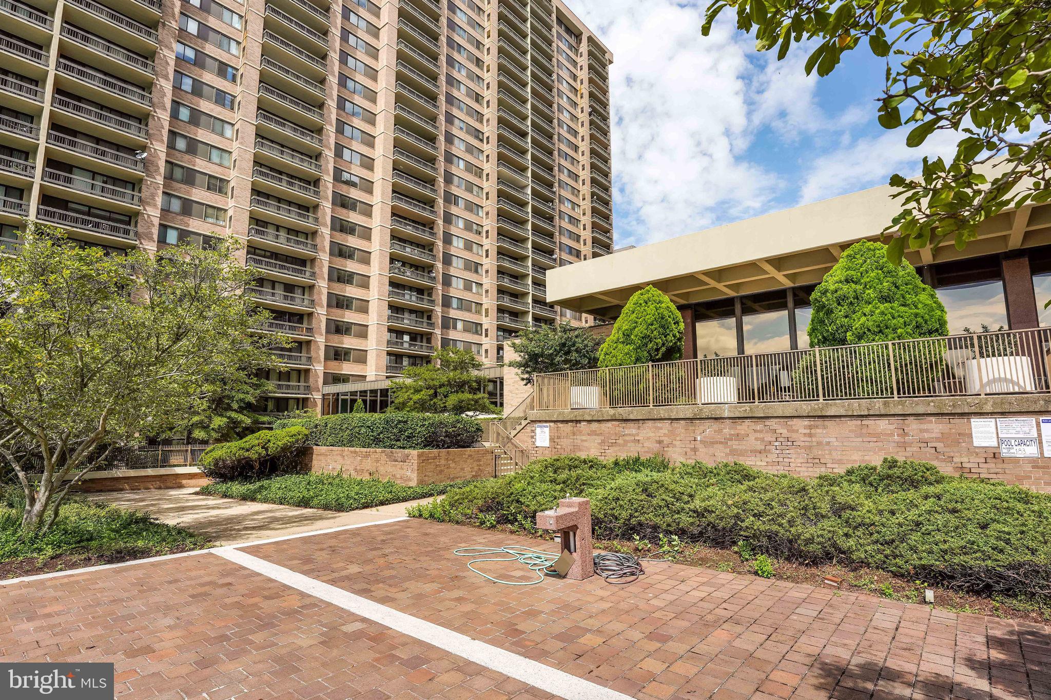 SKYLINE SQUARE CONDO - Residential