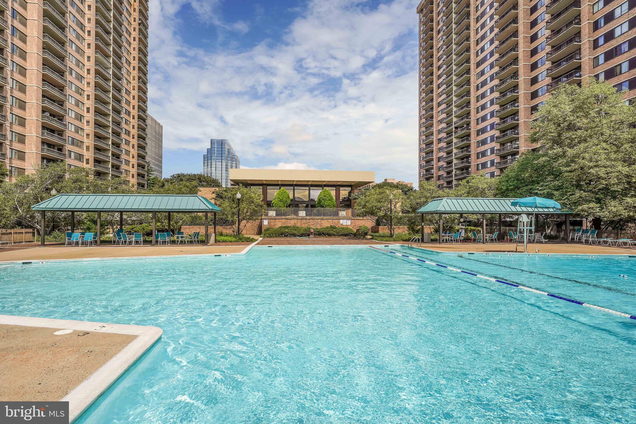 SKYLINE SQUARE CONDO - Residential