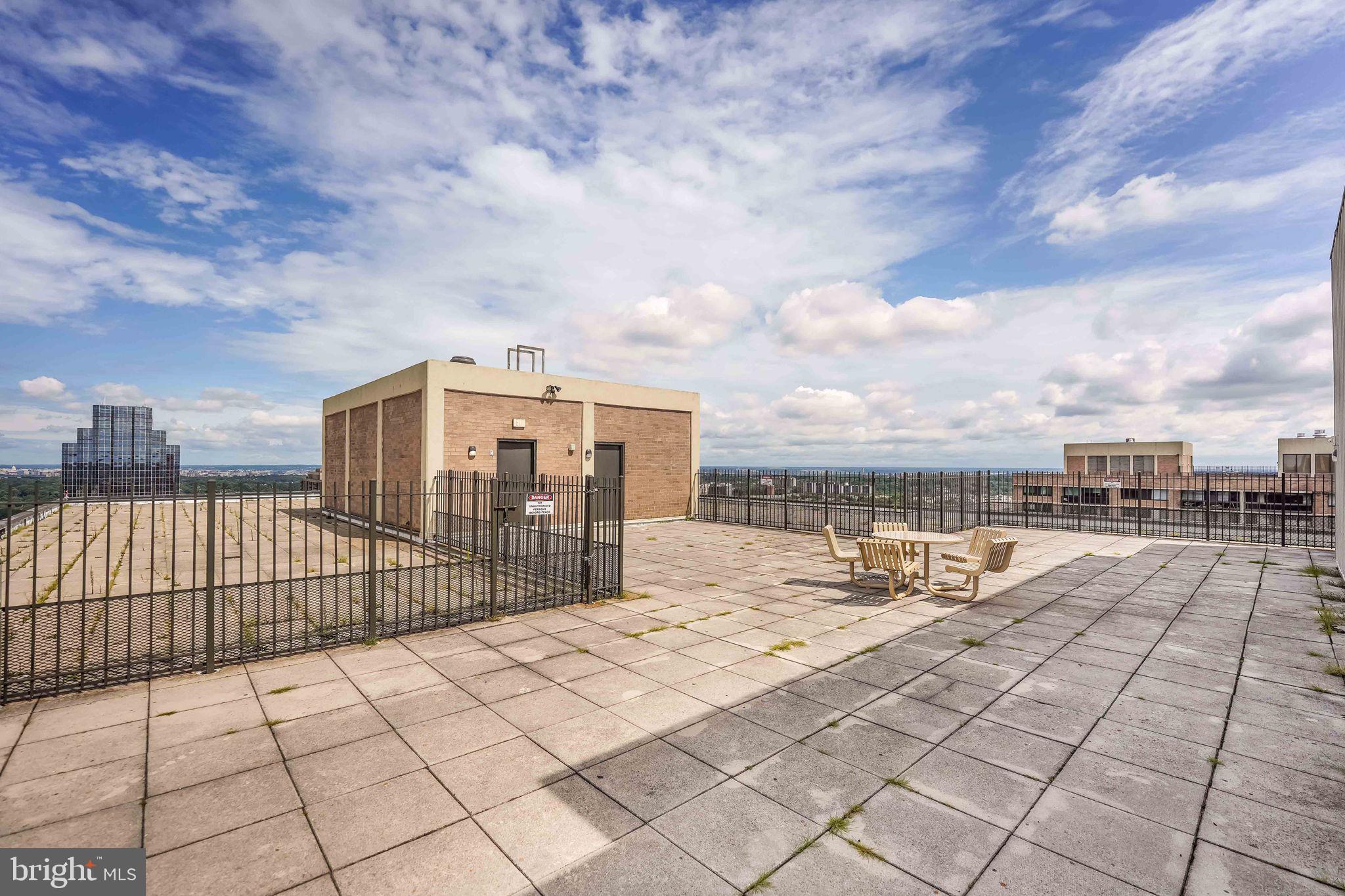 SKYLINE SQUARE CONDO - Residential