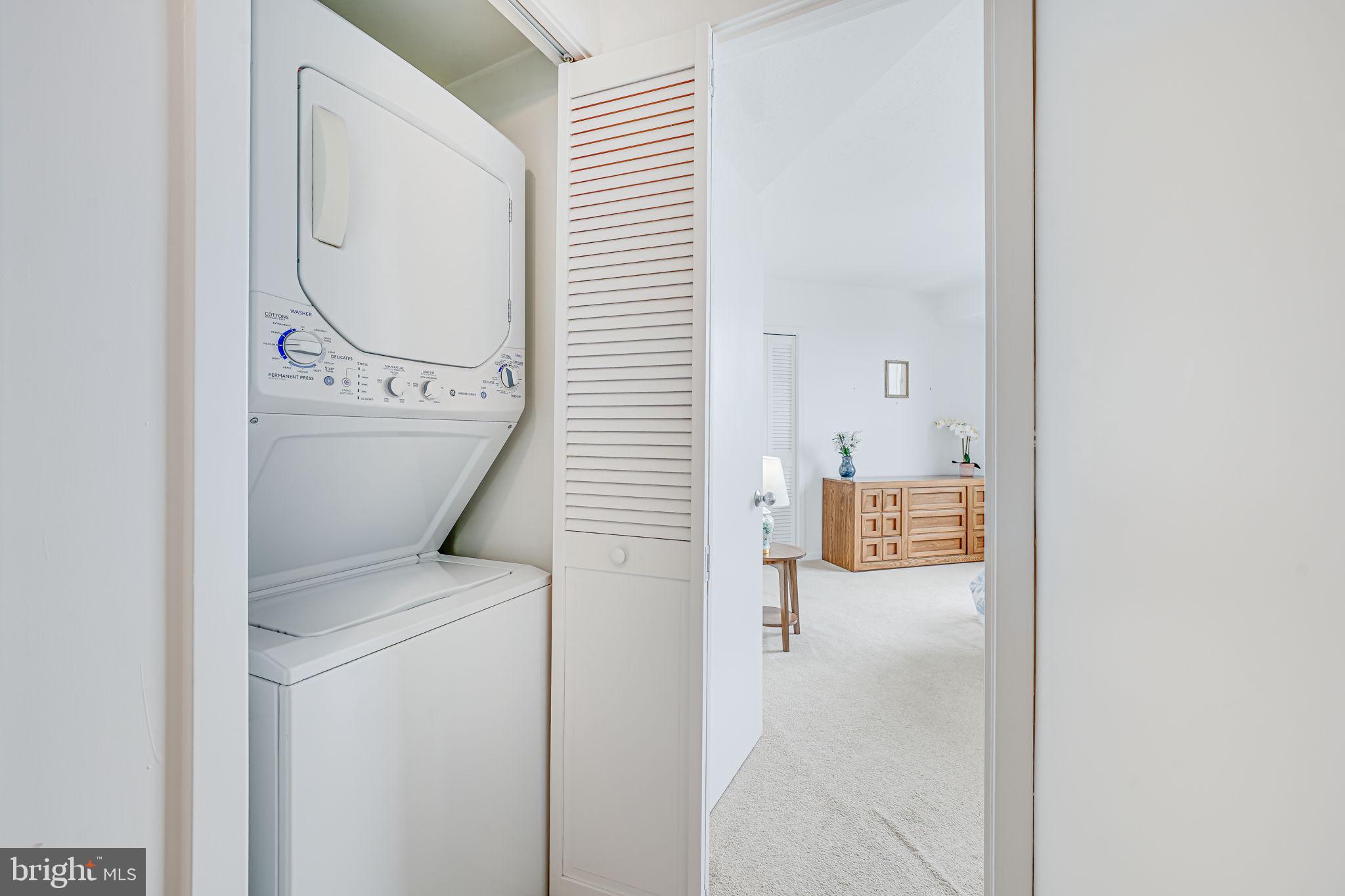 SKYLINE SQUARE CONDO - Residential