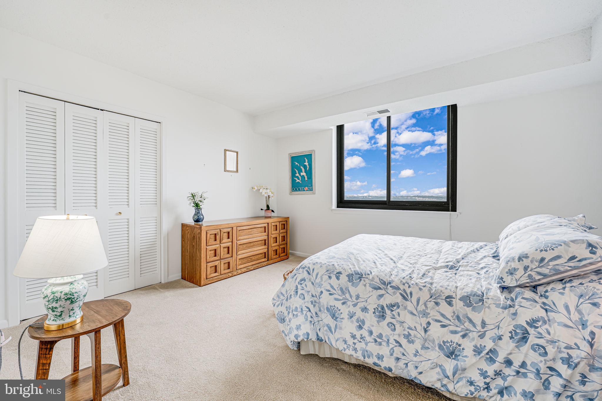 SKYLINE SQUARE CONDO - Residential