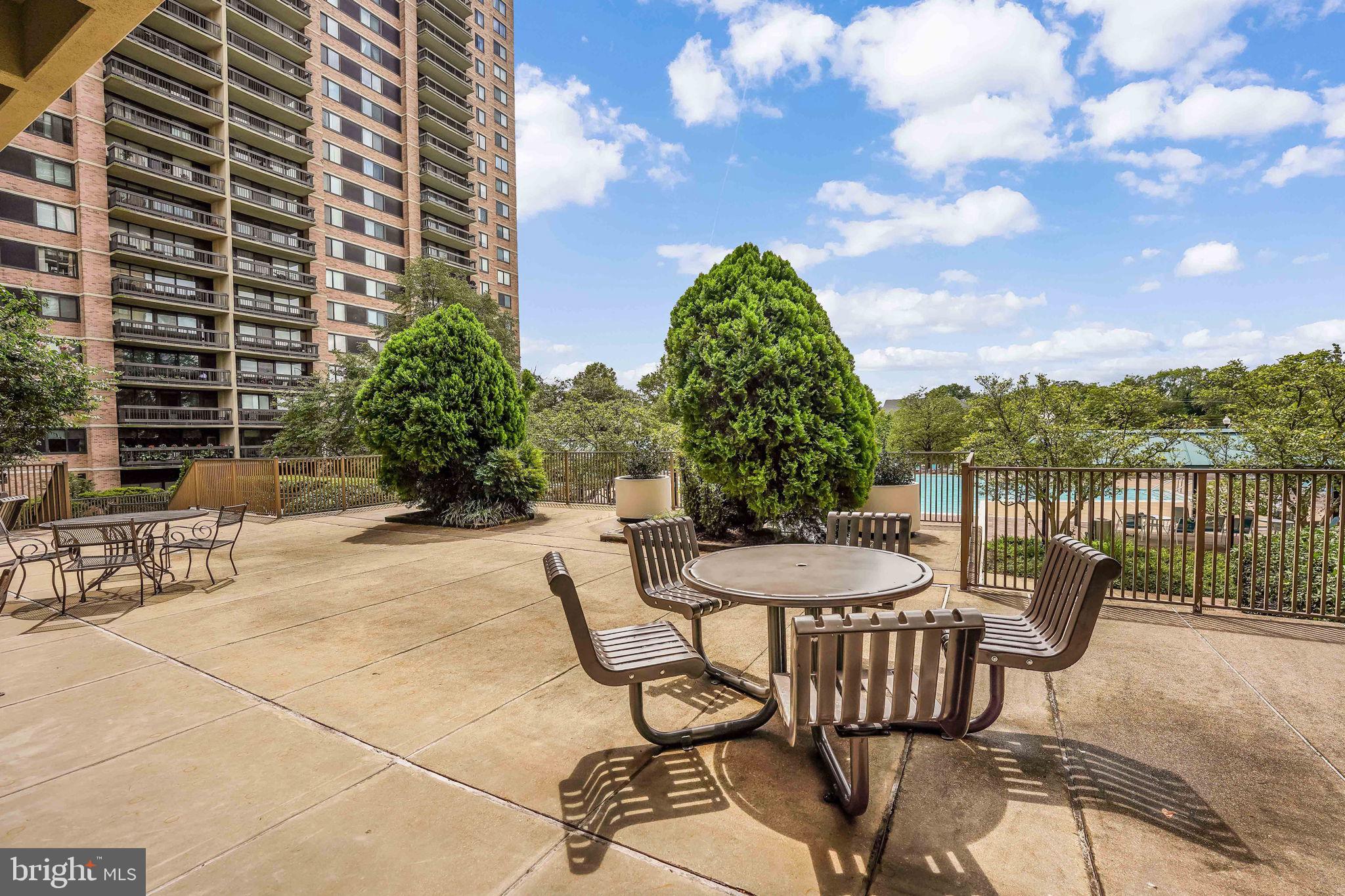 SKYLINE SQUARE CONDO - Residential