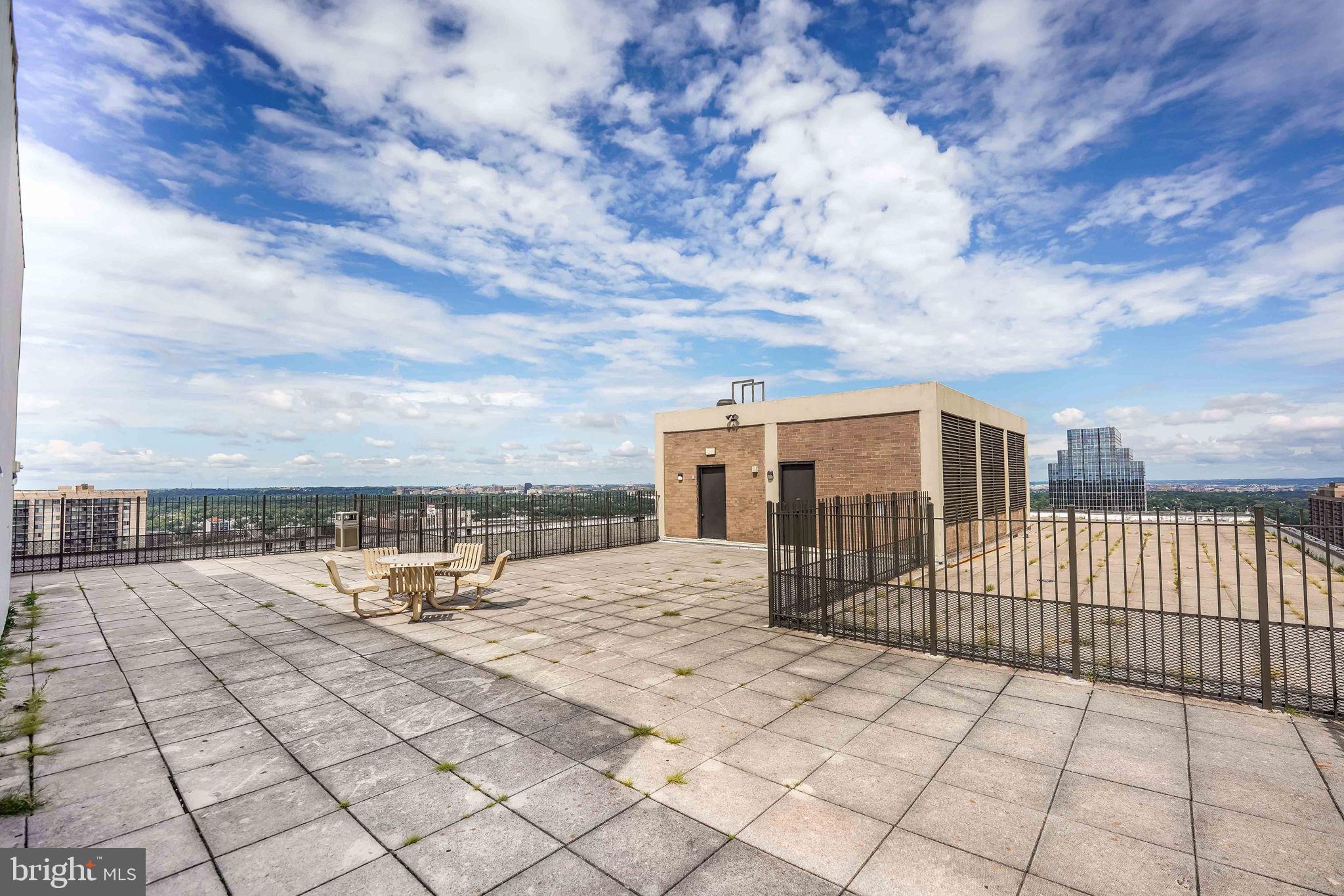 SKYLINE SQUARE CONDO - Residential