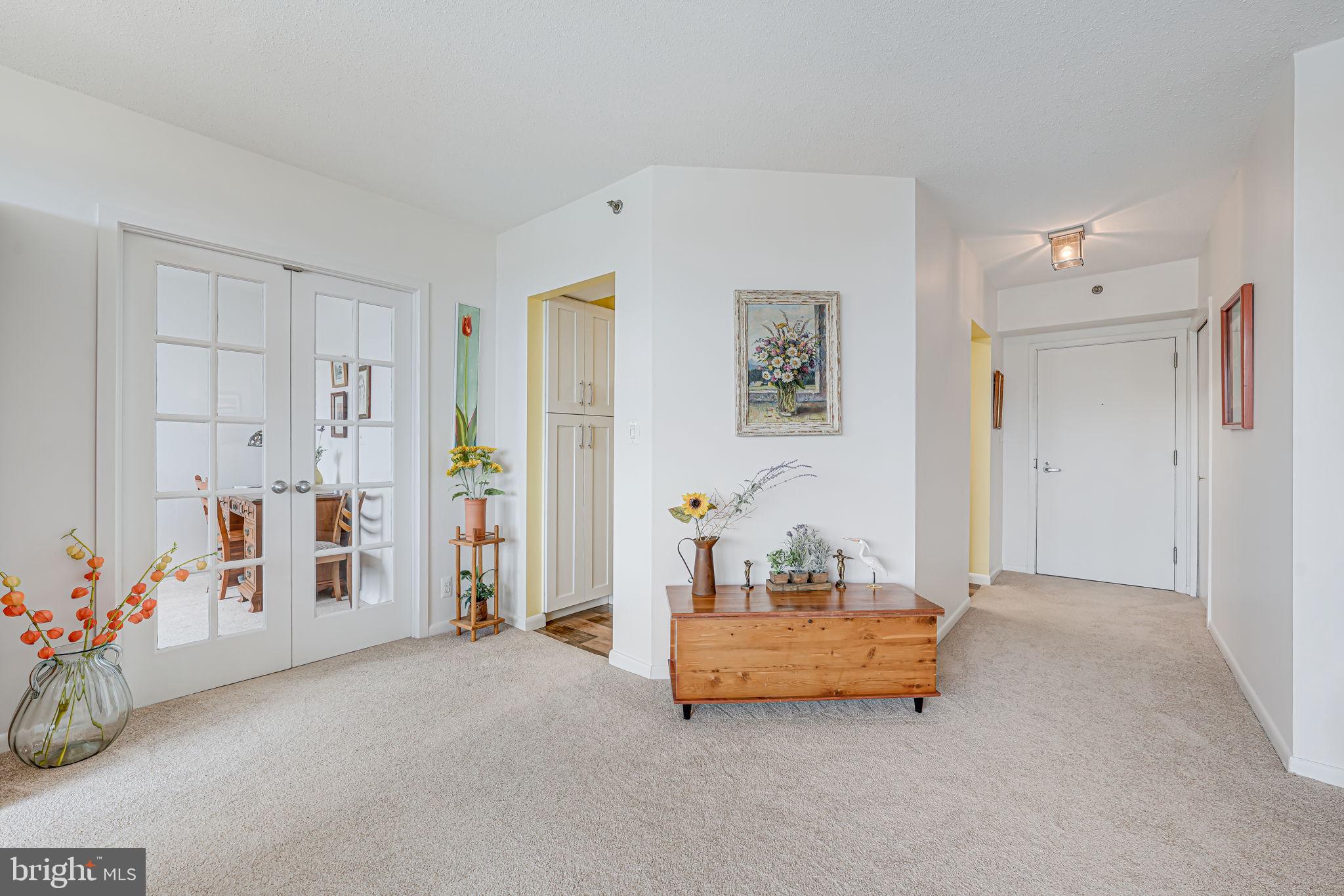 SKYLINE SQUARE CONDO - Residential