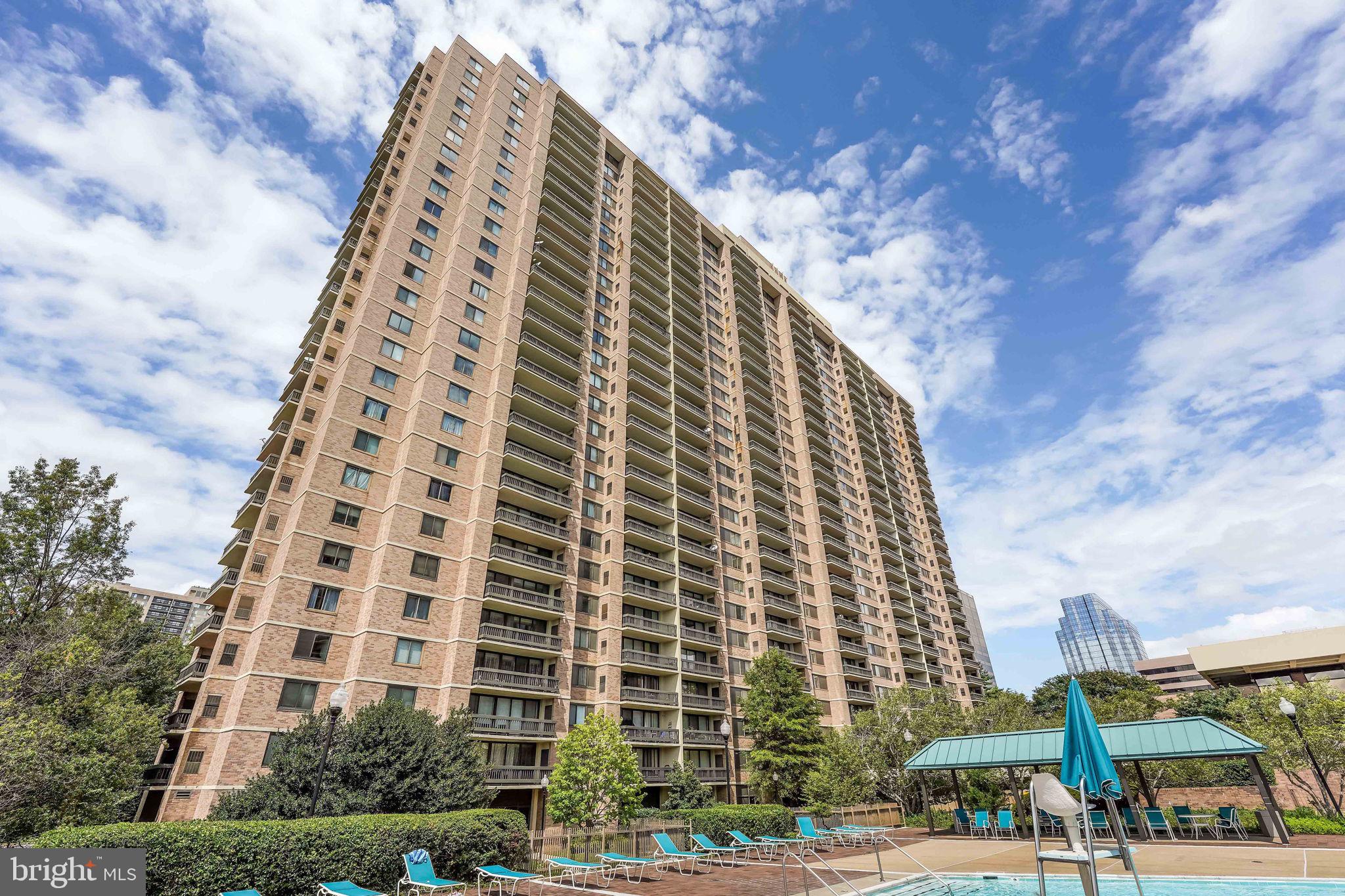 SKYLINE SQUARE CONDO - Residential