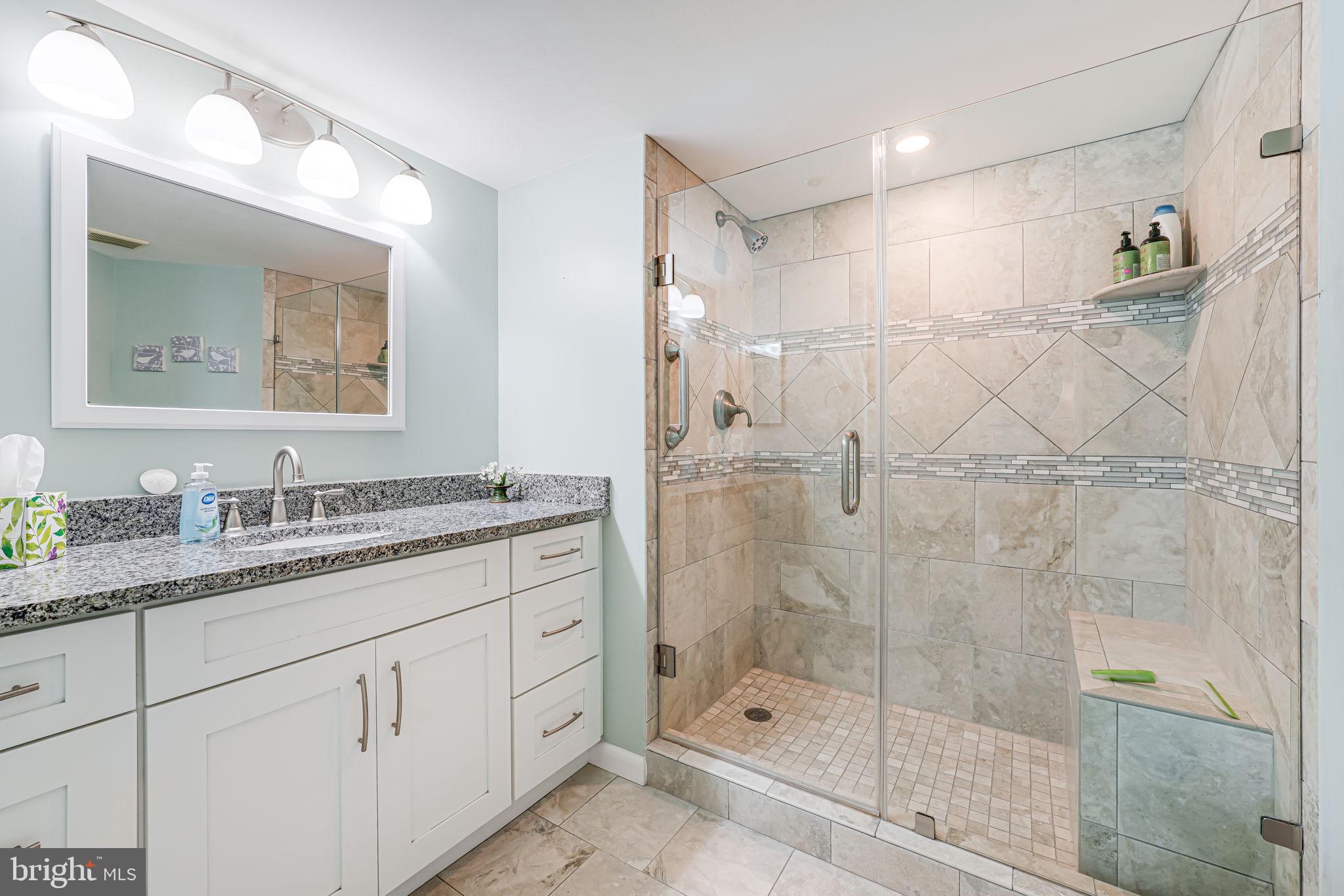 SKYLINE SQUARE CONDO - Residential