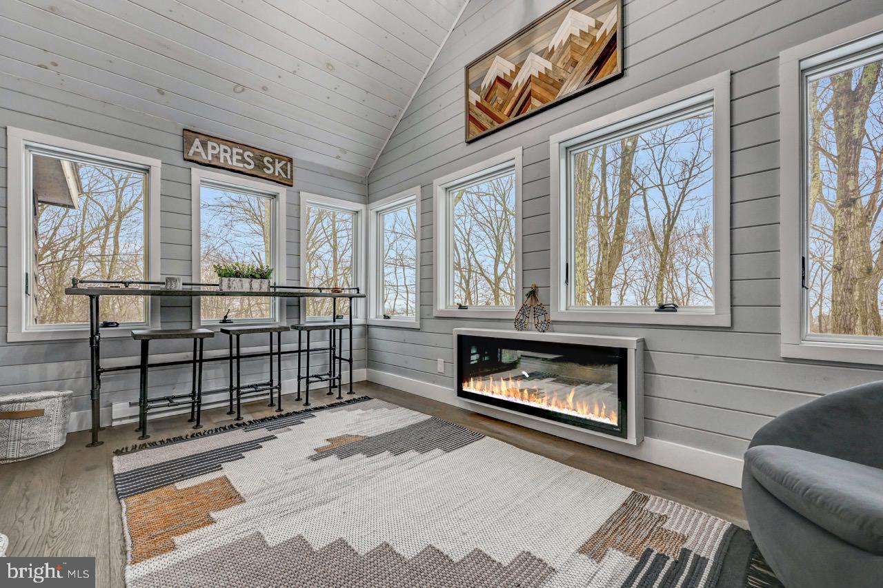 SNOW RIDGE VILLAGE - Residential