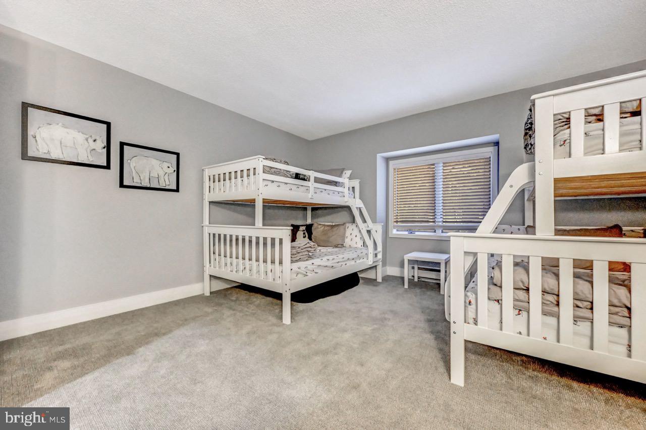 SNOW RIDGE VILLAGE - Residential