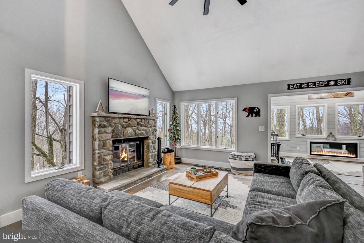 SNOW RIDGE VILLAGE - Residential