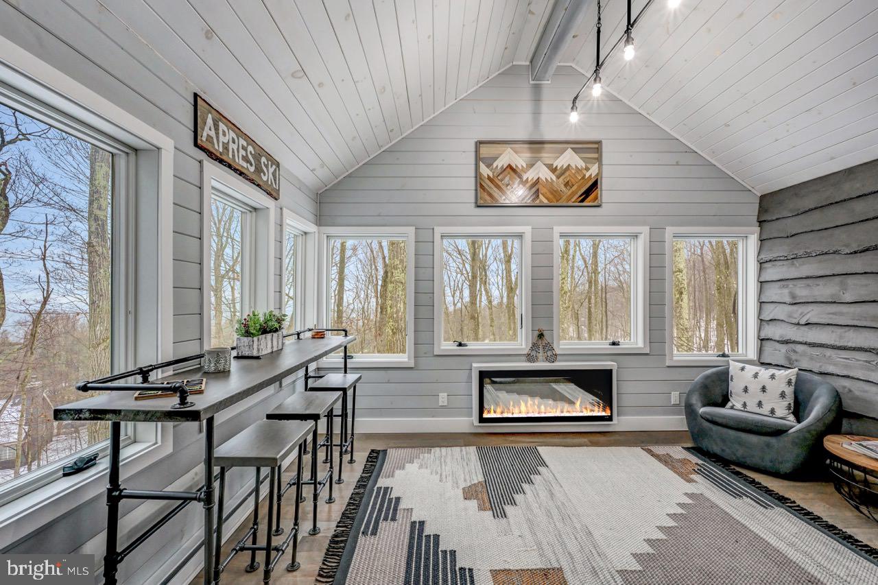 SNOW RIDGE VILLAGE - Residential