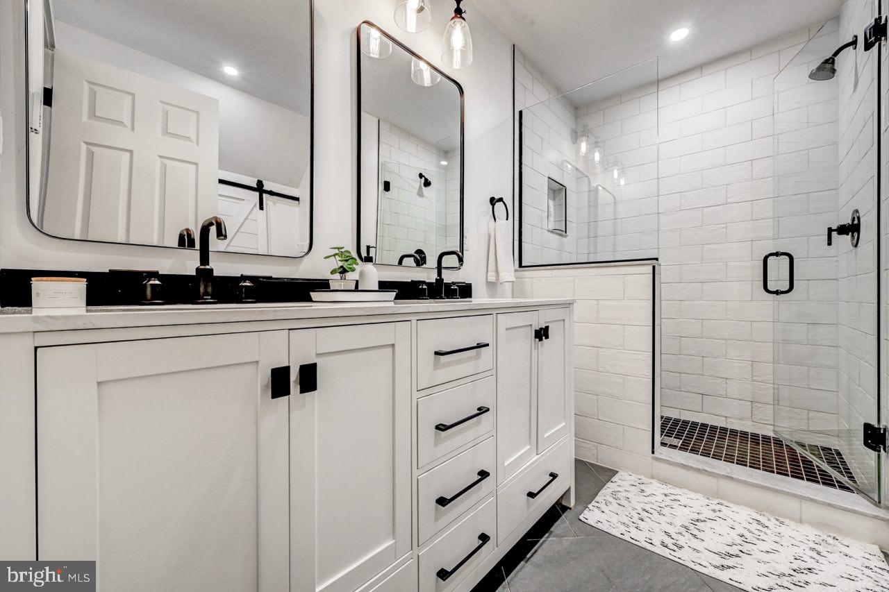 SNOW RIDGE VILLAGE - Residential