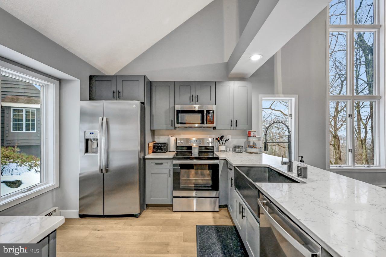 SNOW RIDGE VILLAGE - Residential