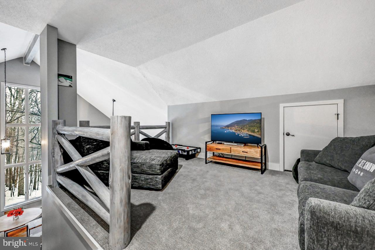 SNOW RIDGE VILLAGE - Residential