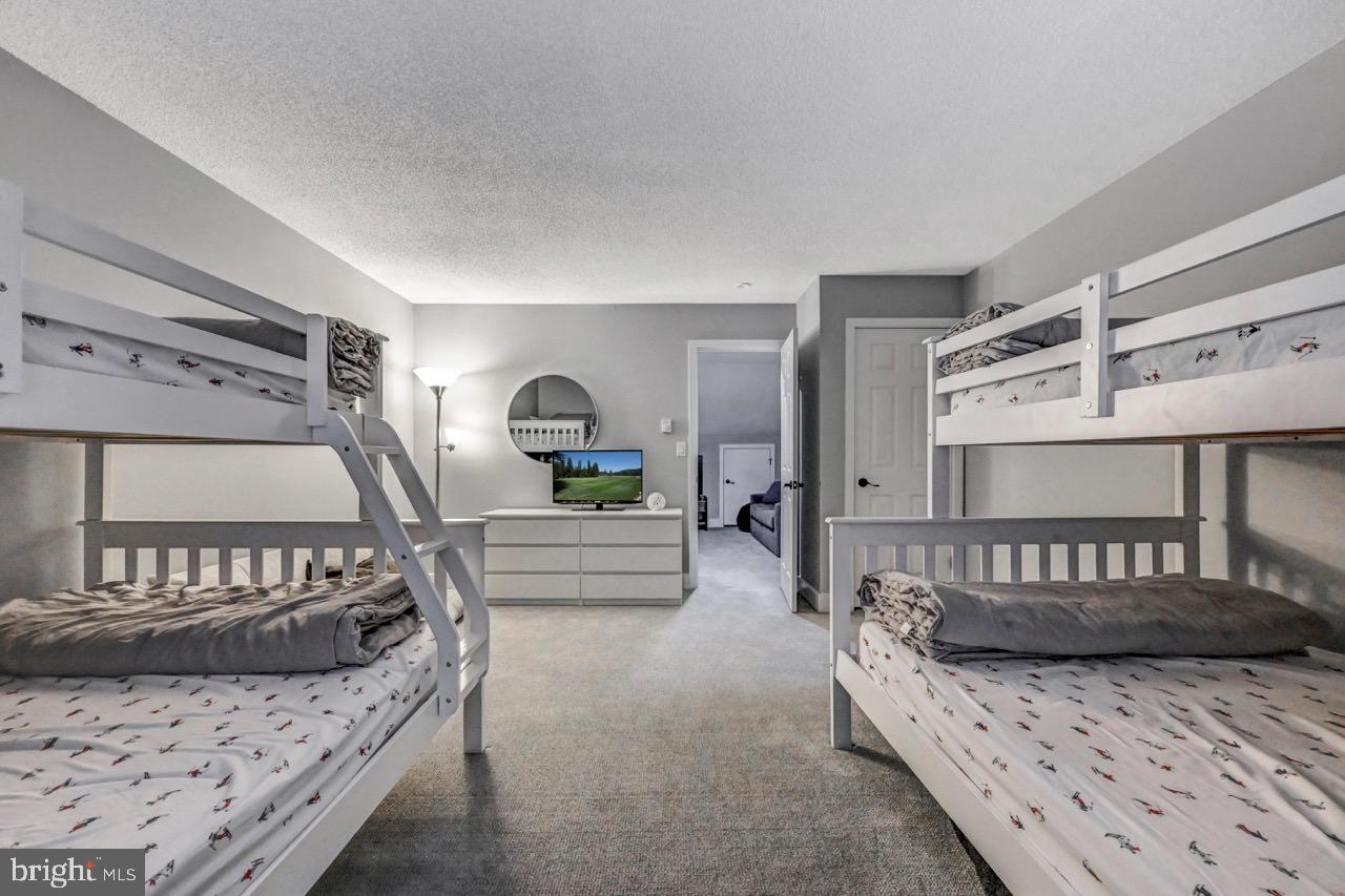 SNOW RIDGE VILLAGE - Residential