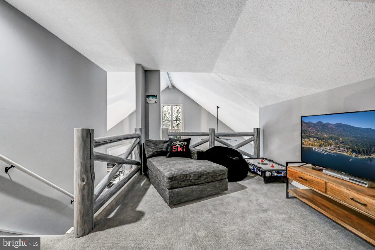 SNOW RIDGE VILLAGE - Residential