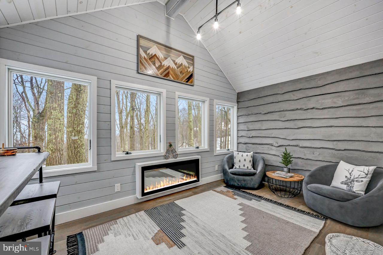 SNOW RIDGE VILLAGE - Residential